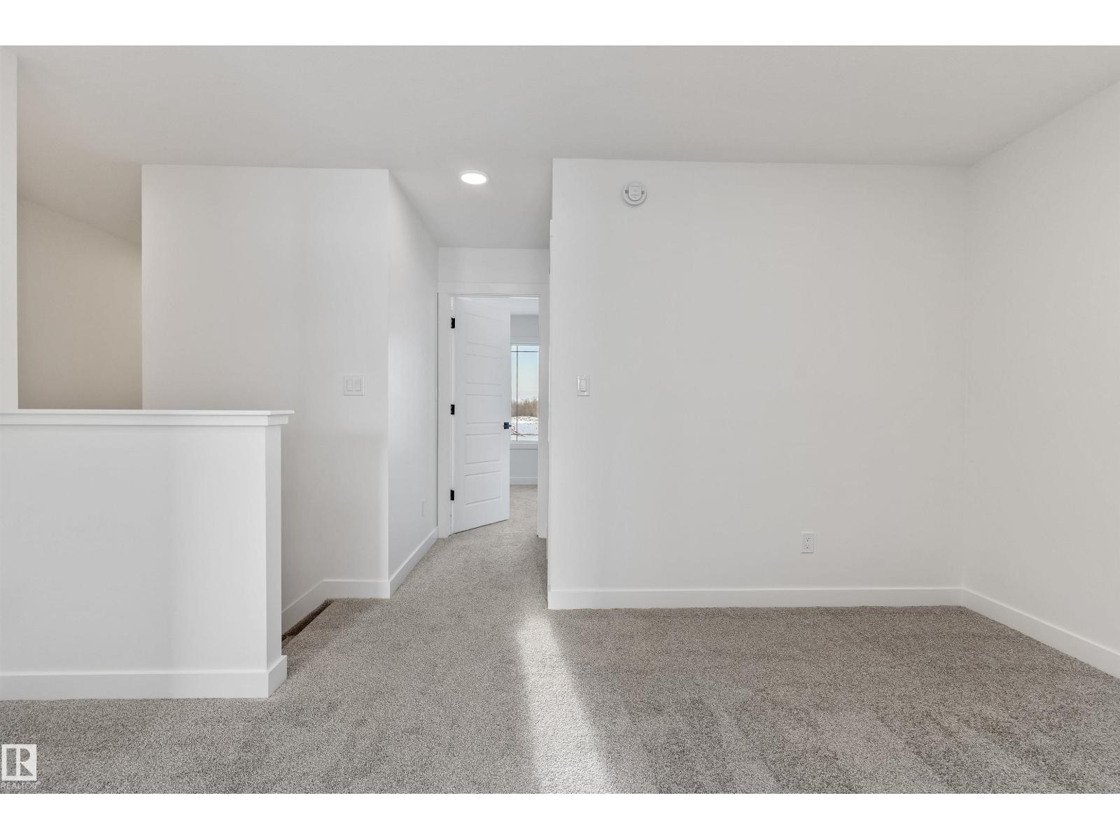 1068 MCLEOD AV - Image 27