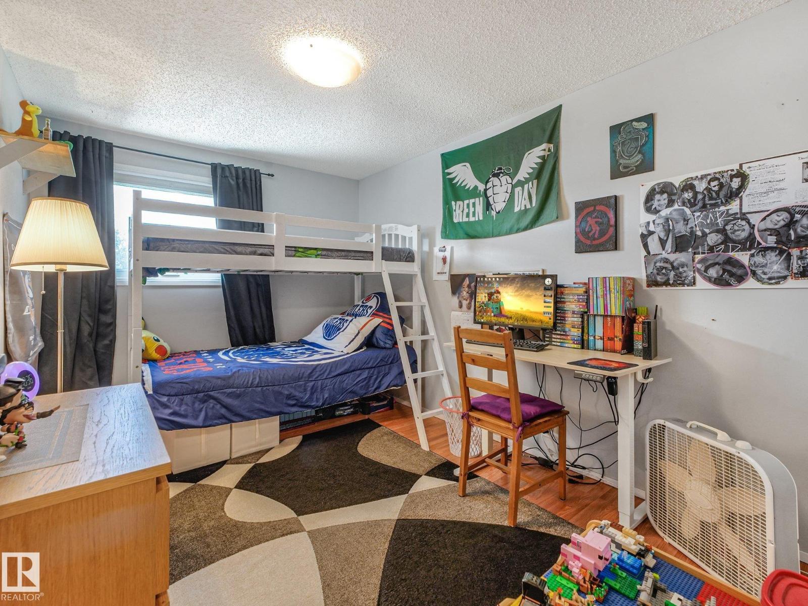 3527 41 AV NW - 25