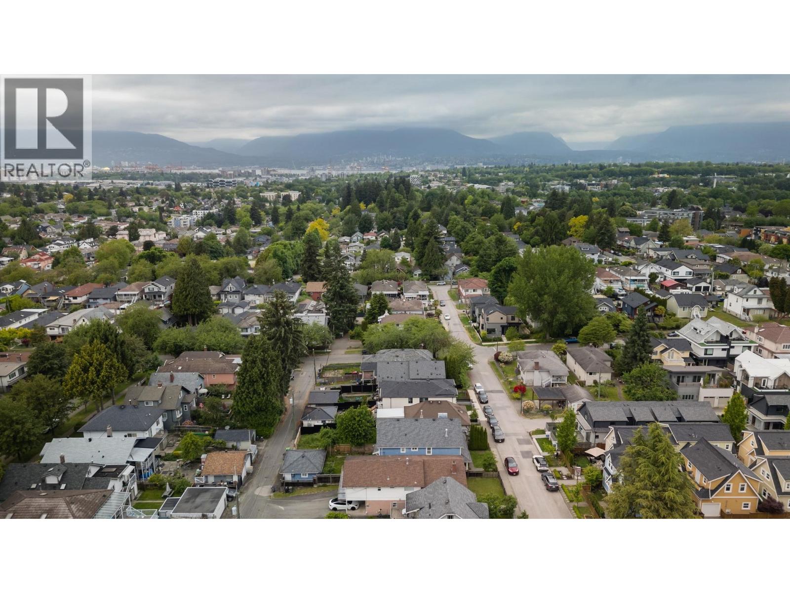 6 Bed, 4 Bath House for Sale in Vancouver – 3795 FLEMING STREET, Vancouver – MLS# R3153199 - Image 38