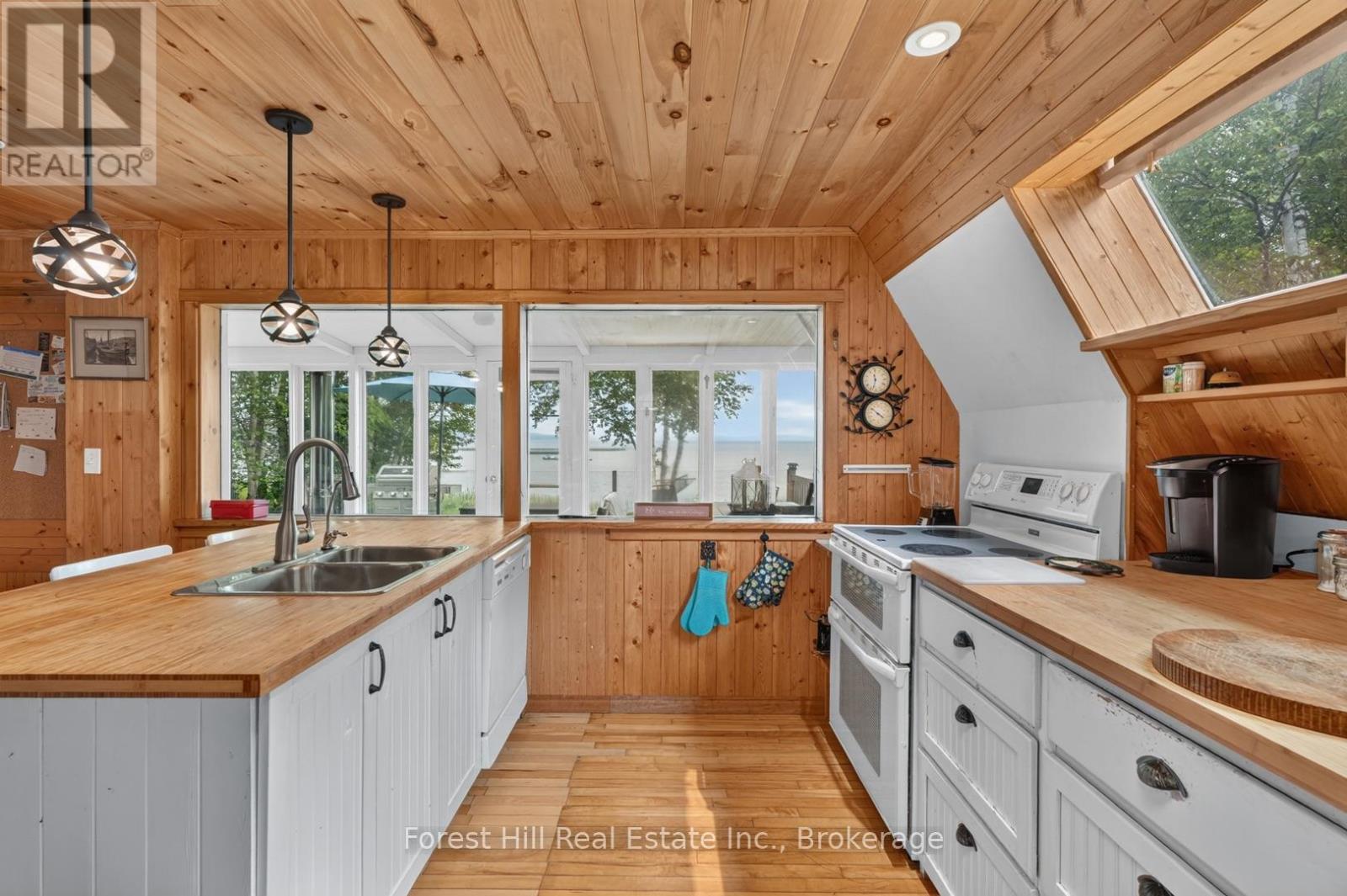 388 CRESCENT ROAD - 12