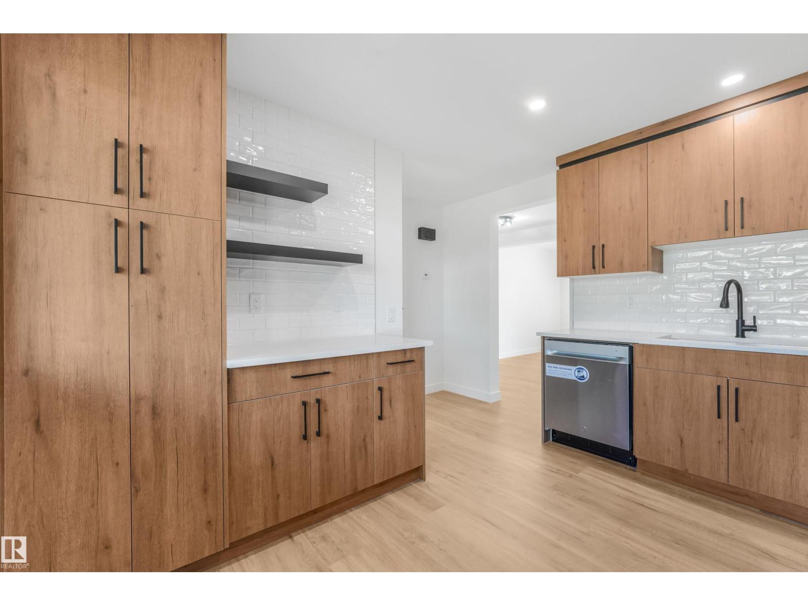 #39 14511 52 ST NW - Image 33