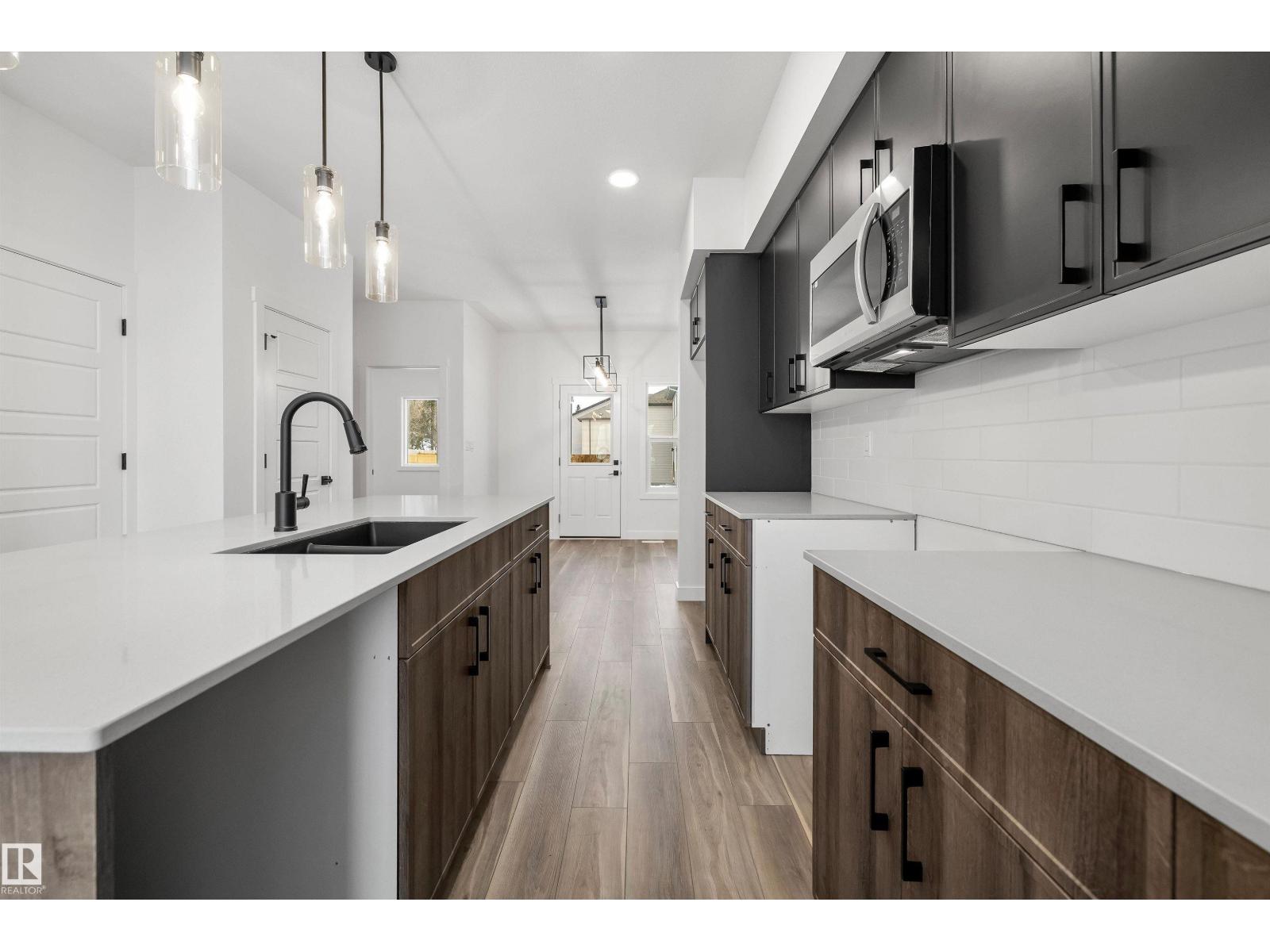 20820 40 AV NW - Image 11