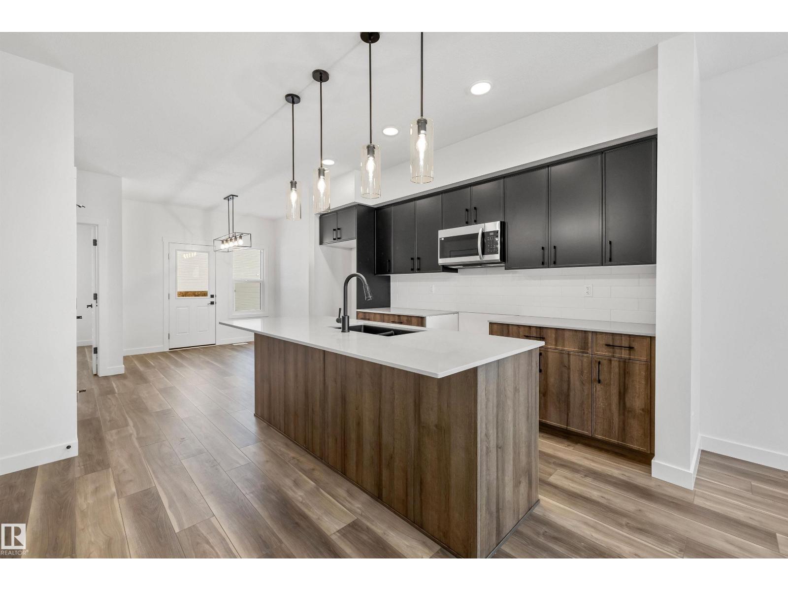 20820 40 AV NW - 7