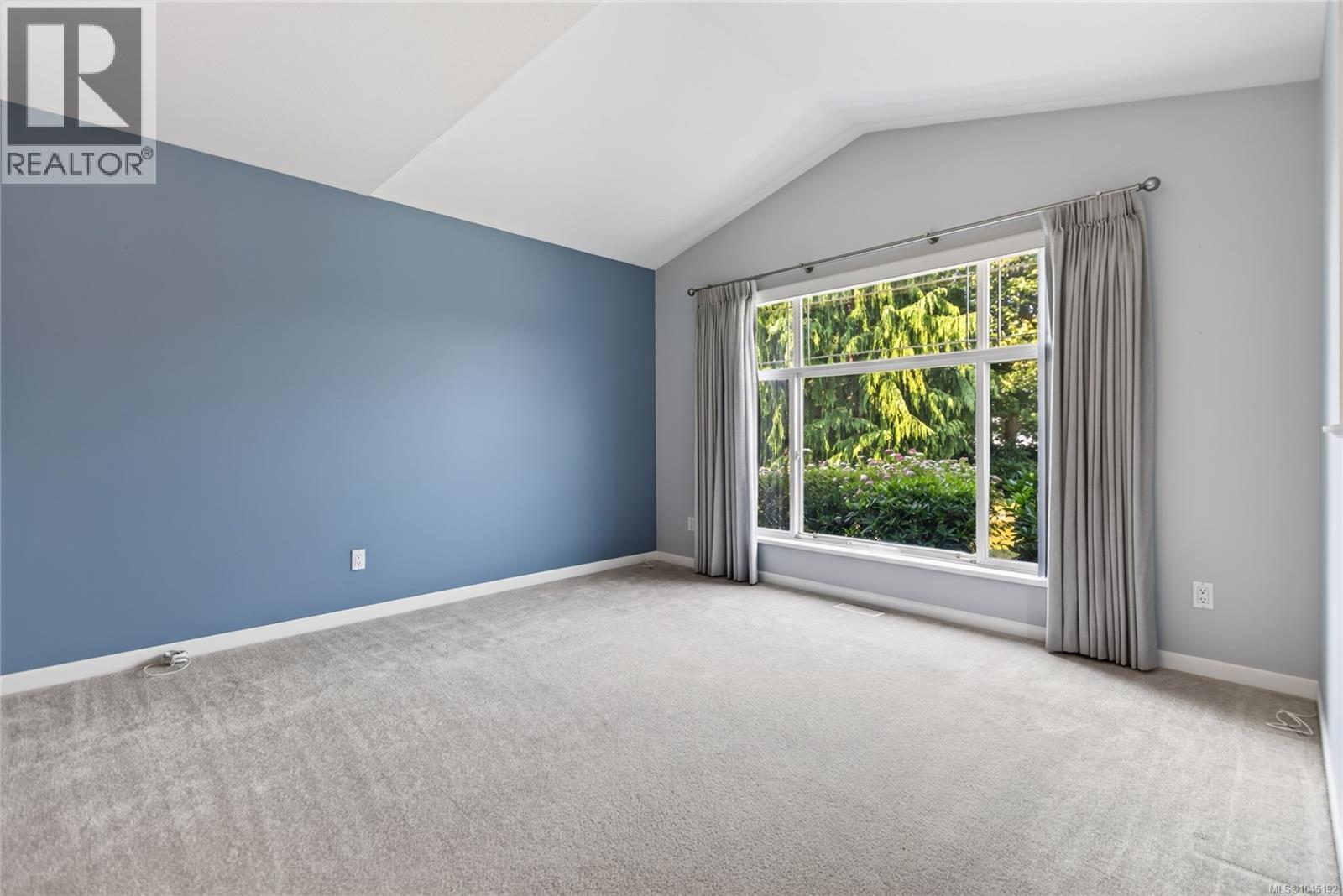 #126 2077 St. Andrews Way - Image 12