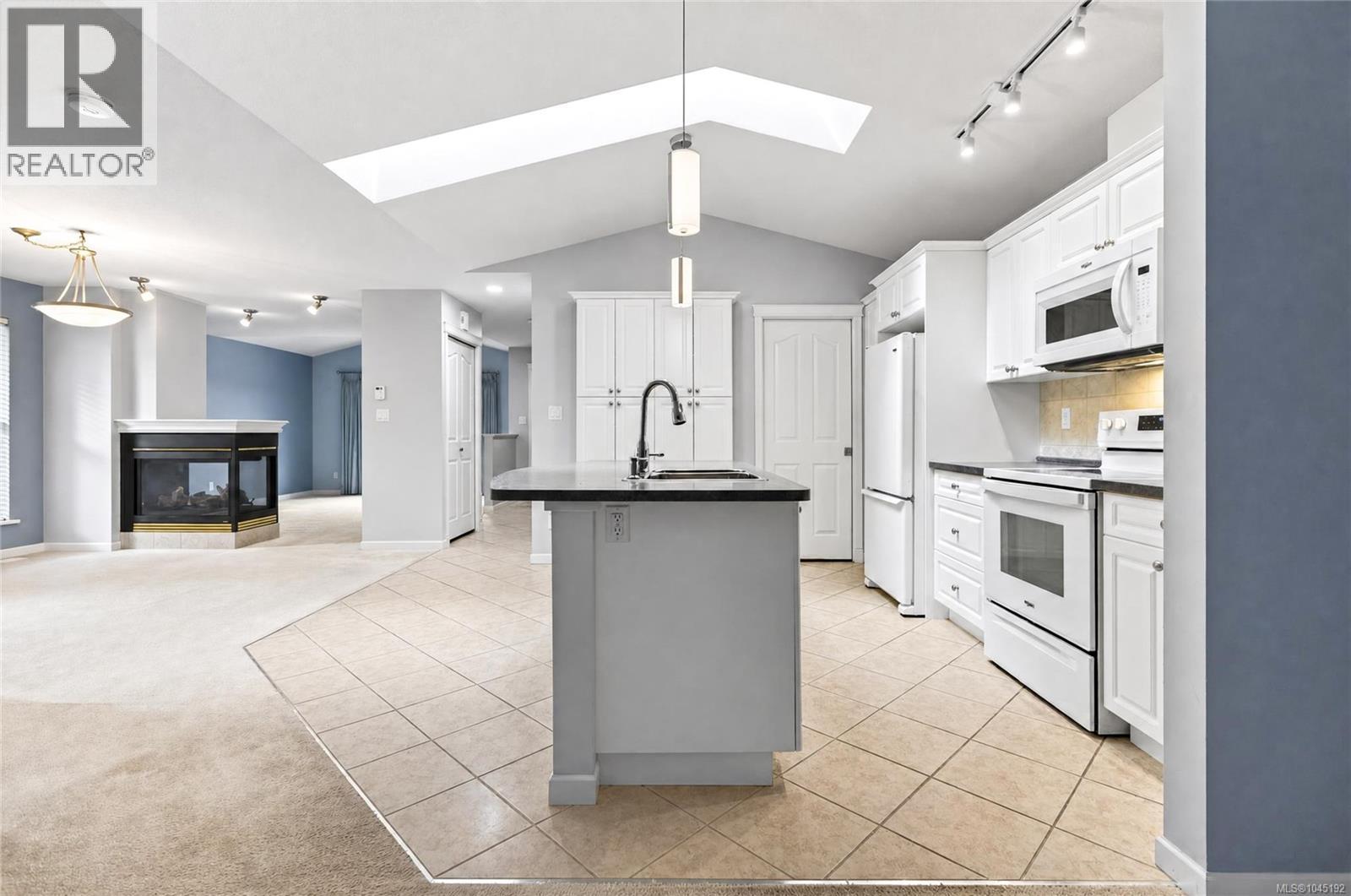 #126 2077 St. Andrews Way - Image 23