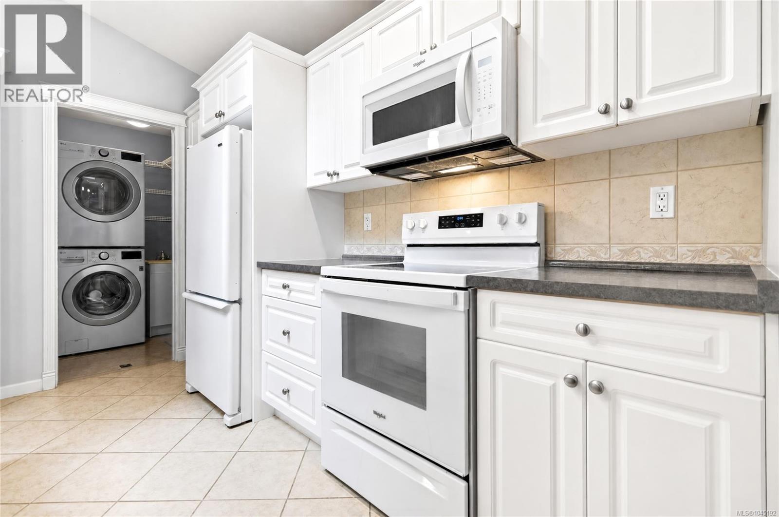 #126 2077 St. Andrews Way - Image 25