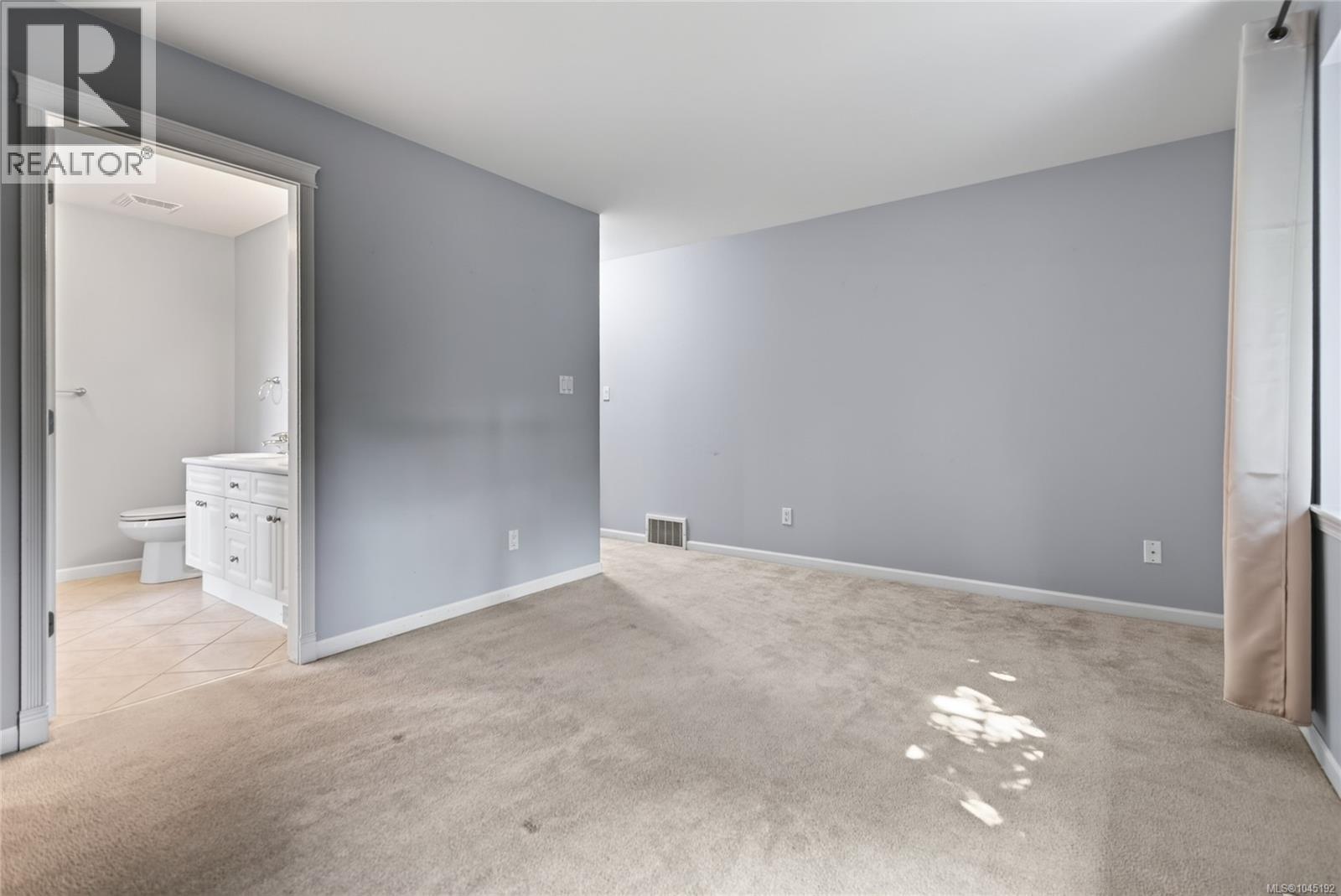 #126 2077 St. Andrews Way - 33