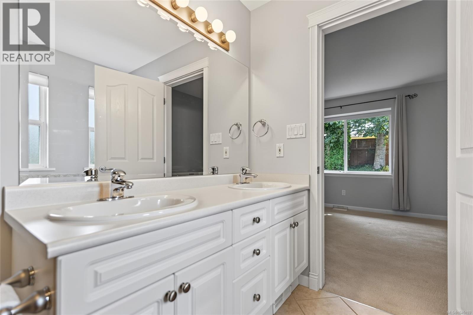 #126 2077 St. Andrews Way - 35