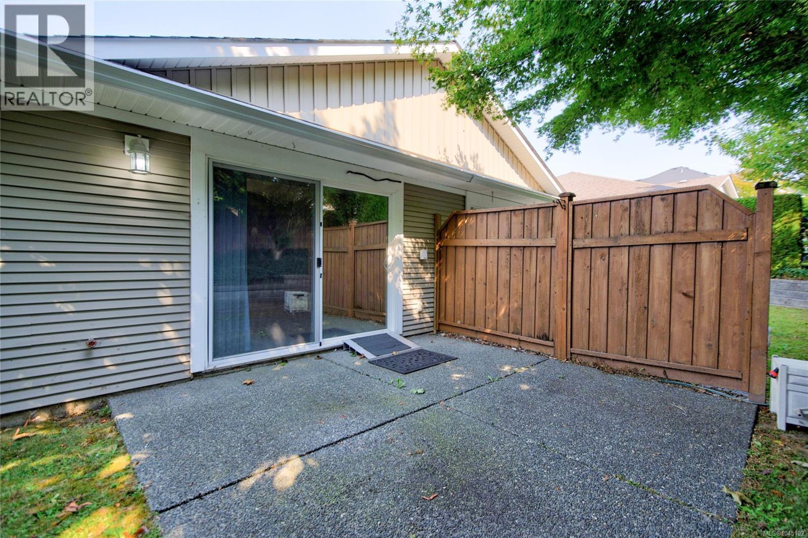 #126 2077 St. Andrews Way - Image 50