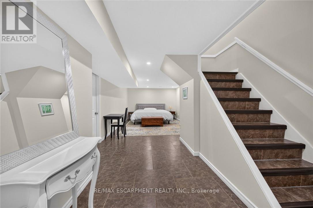 #56 30 REGENT AVENUE - 34