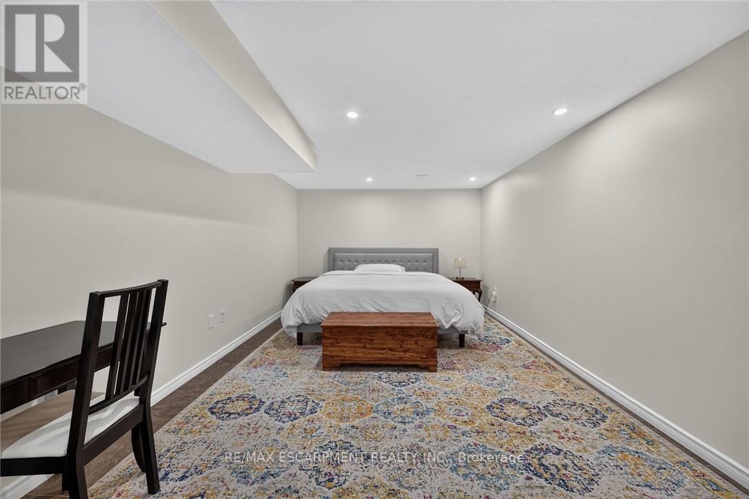 #56 30 REGENT AVENUE - 35