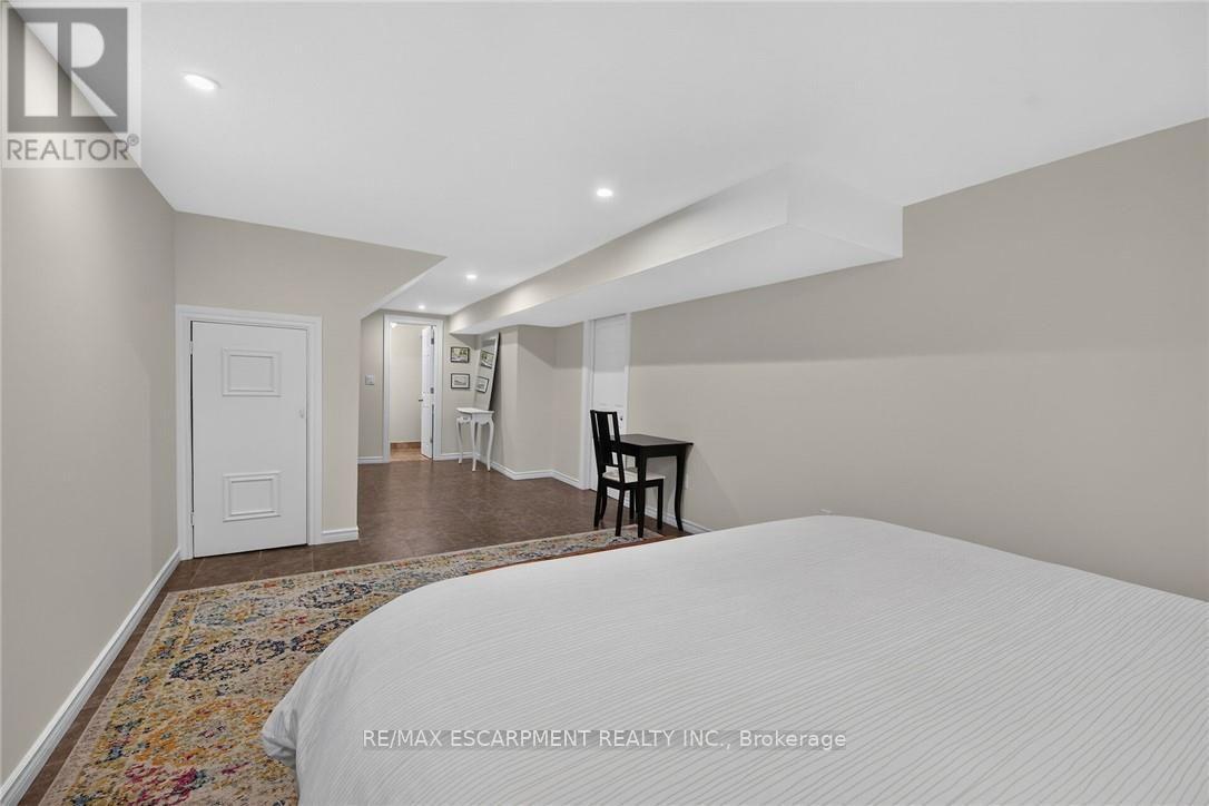 #56 30 REGENT AVENUE - 36