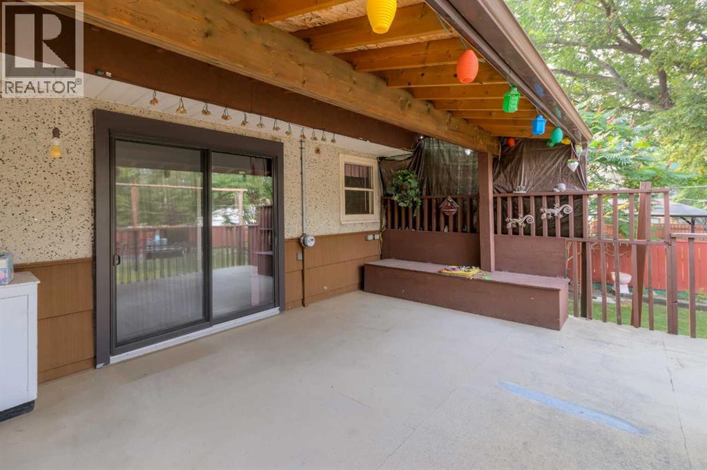 1218 18 Street N - 31