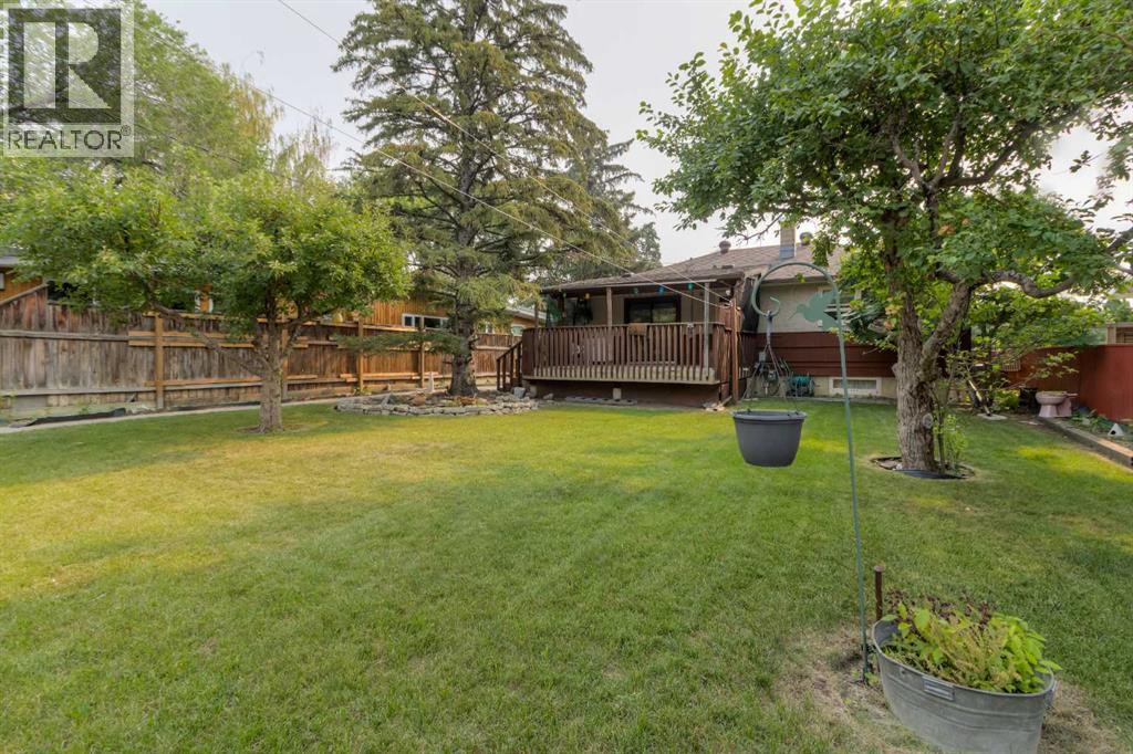 1218 18 Street N - 36