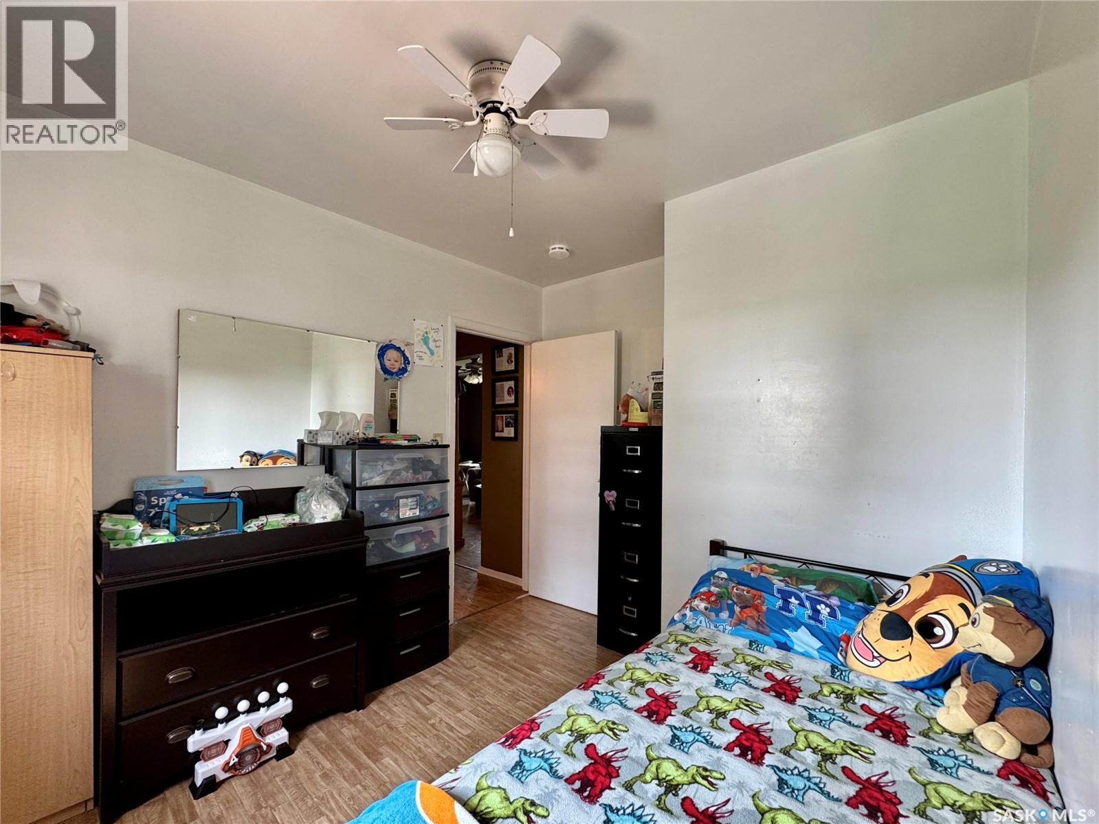 321 Vincent AVENUE W - Image 12