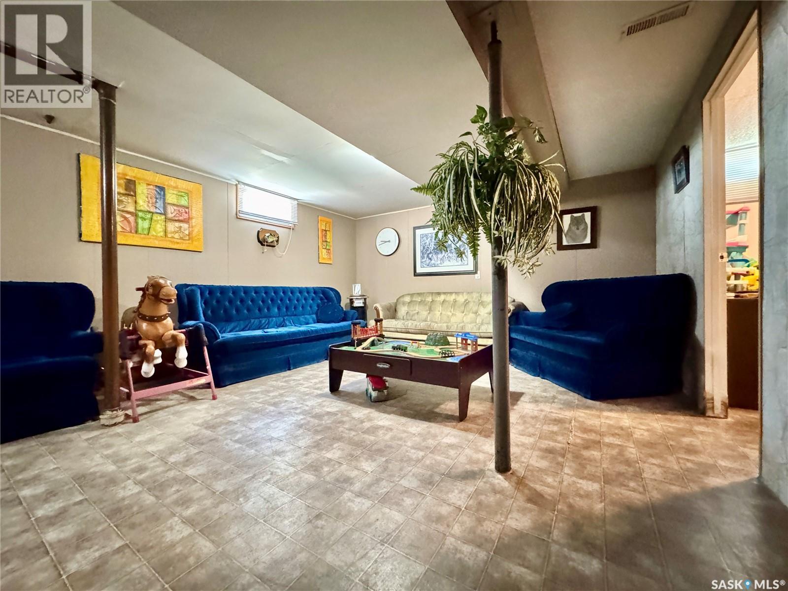 321 Vincent AVENUE W - Image 17