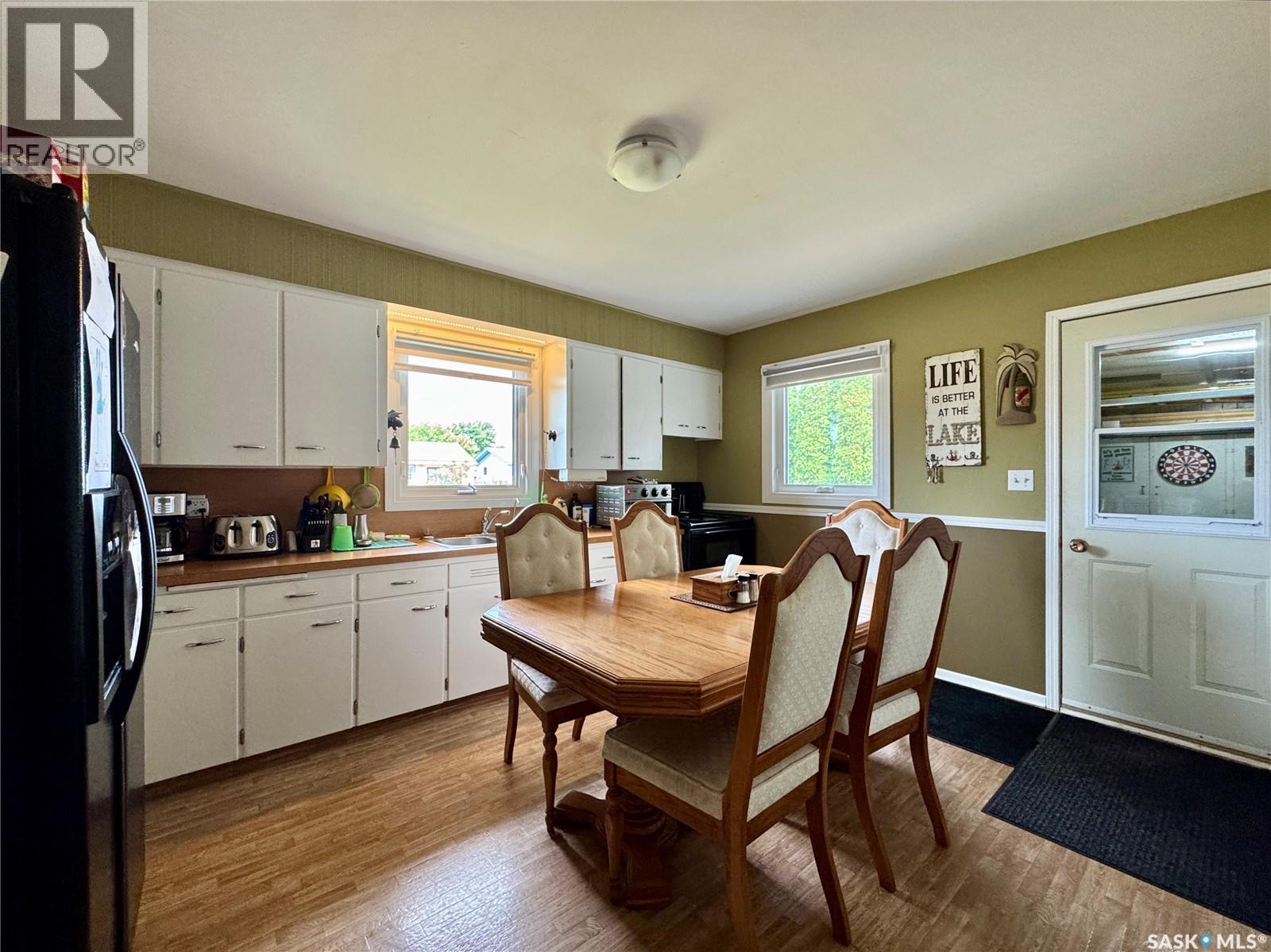 321 Vincent AVENUE W - Image 4