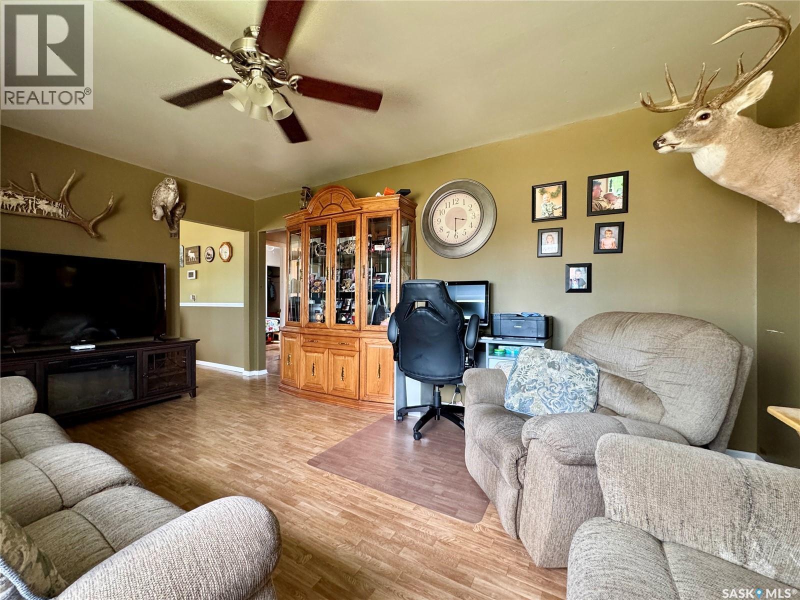 321 Vincent AVENUE W - Image 8