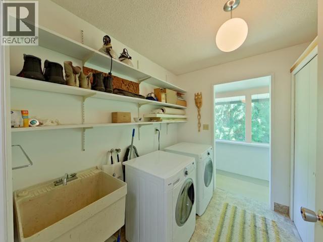 2241 ROBERTS ROAD - 40