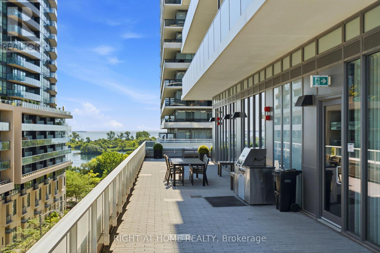 #2605 70 ANNIE CRAIG DRIVE - Image 29