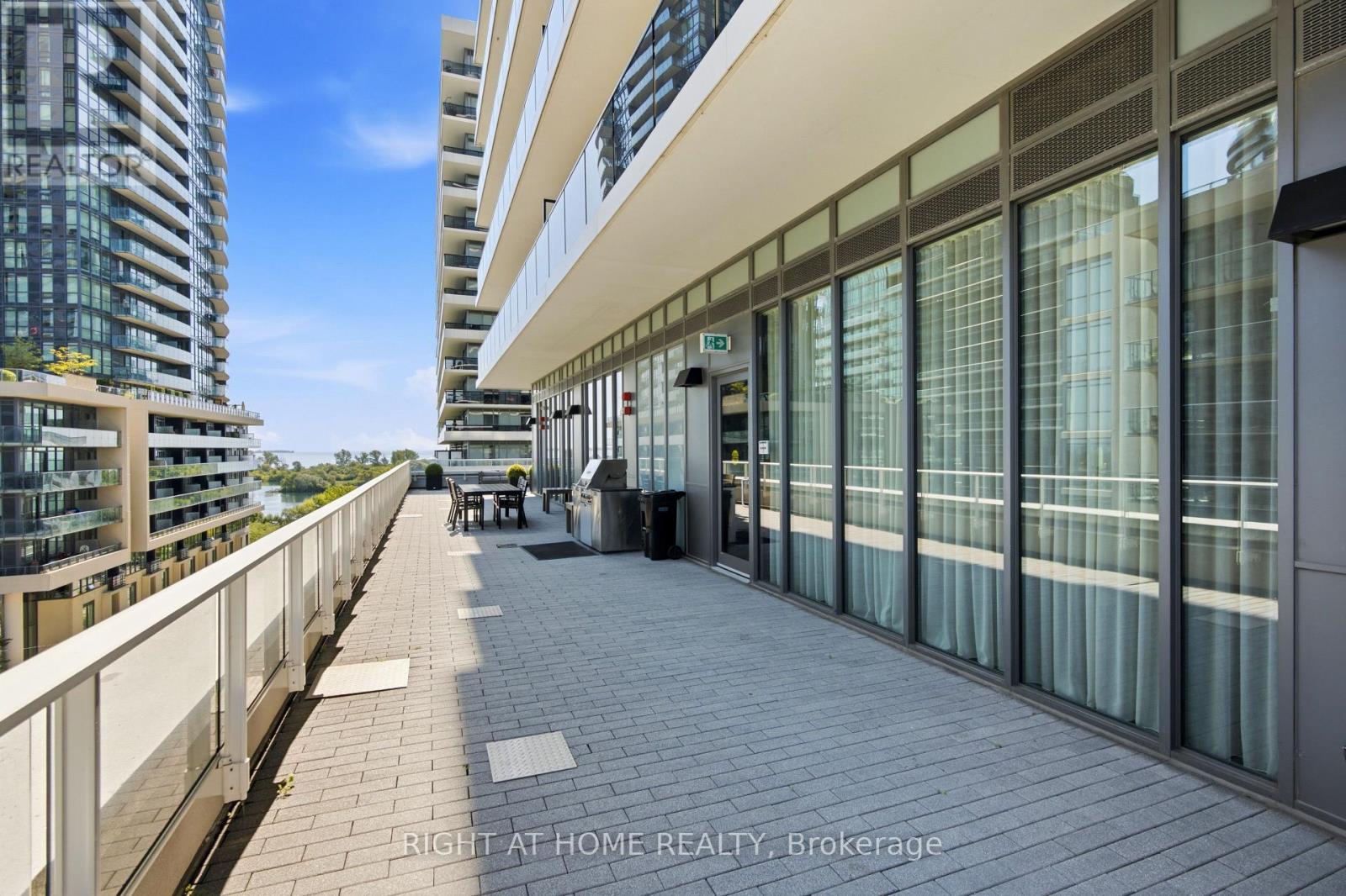 #2605 70 ANNIE CRAIG DRIVE - Image 28
