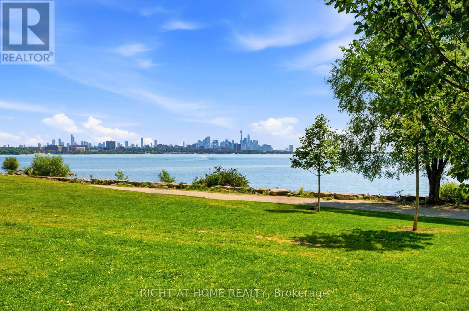 #2605 70 ANNIE CRAIG DRIVE - Image 34