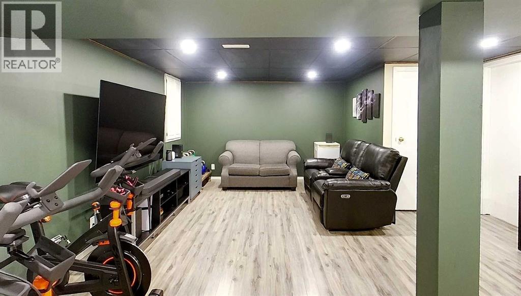 4209 6 Avenue - Image 36