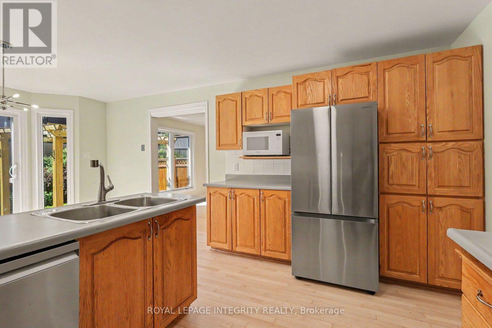 3 Bed, 3 Bath House for Sale in Ottawa – 7012 NOTRE DAME STREET, Ottawa – MLS# X13642742 - Image 8