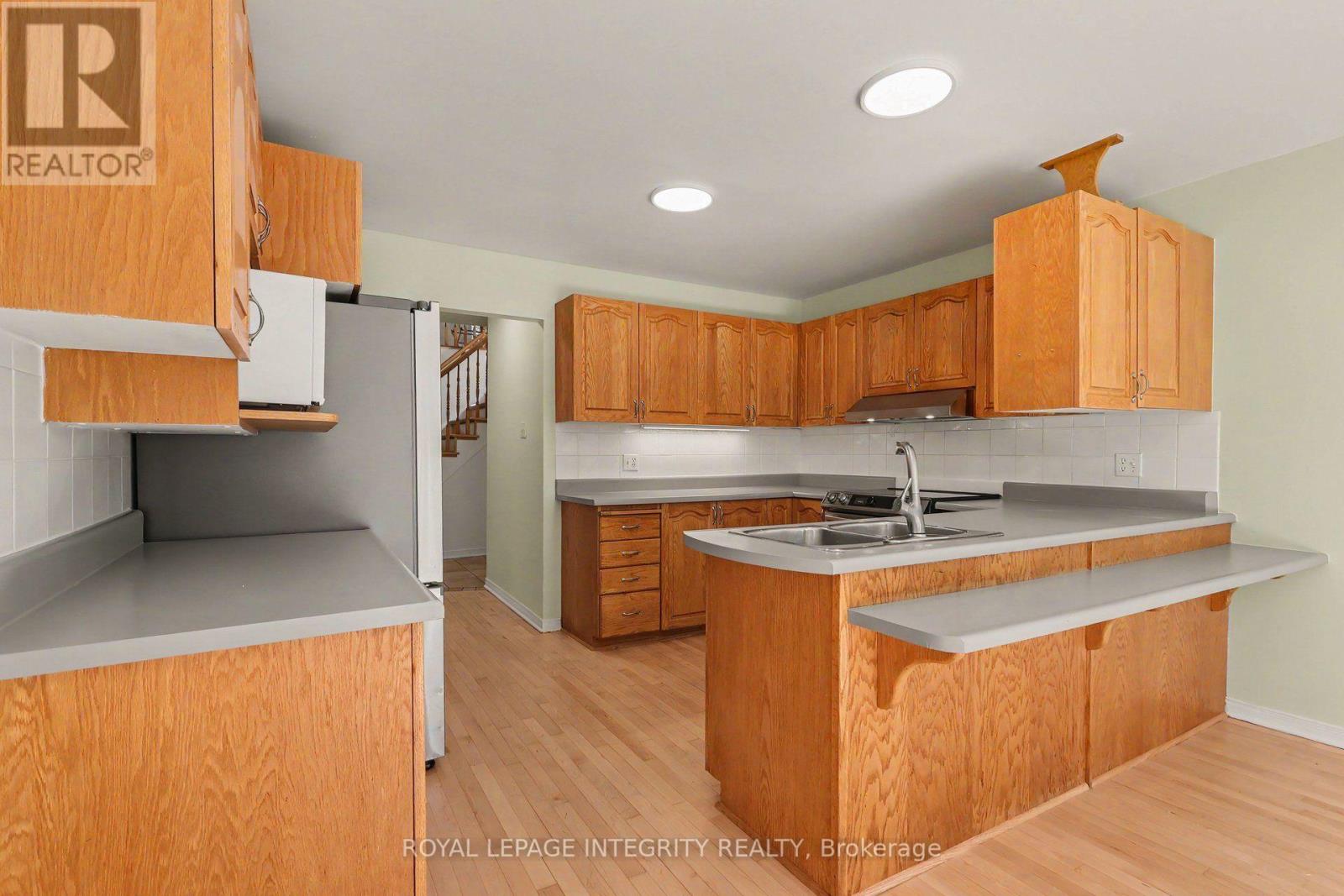 3 Bed, 3 Bath House for Sale in Ottawa – 7012 NOTRE DAME STREET, Ottawa – MLS# X13642742 - Image 9