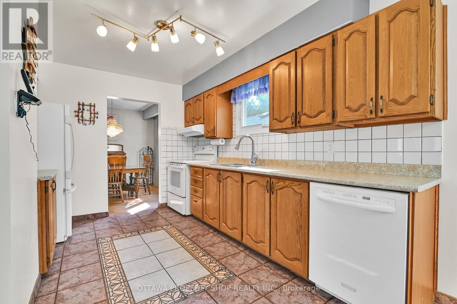 4 Bed, 2 Bath House for Sale in Ottawa – 6268 STEAMER LANE, Ottawa – MLS# X13642744 - Image 12