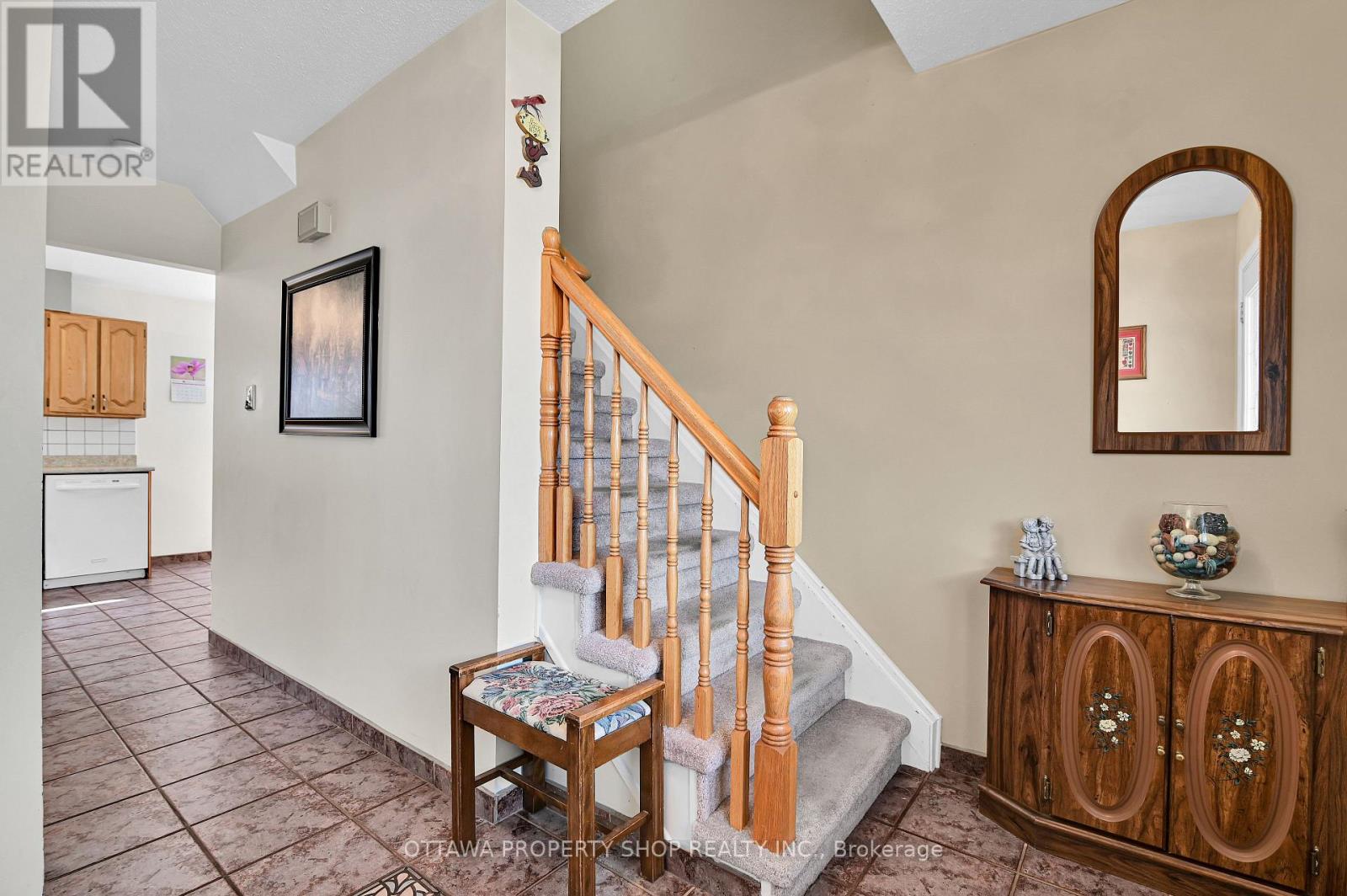 4 Bed, 2 Bath House for Sale in Ottawa – 6268 STEAMER LANE, Ottawa – MLS# X13642744 - Image 16
