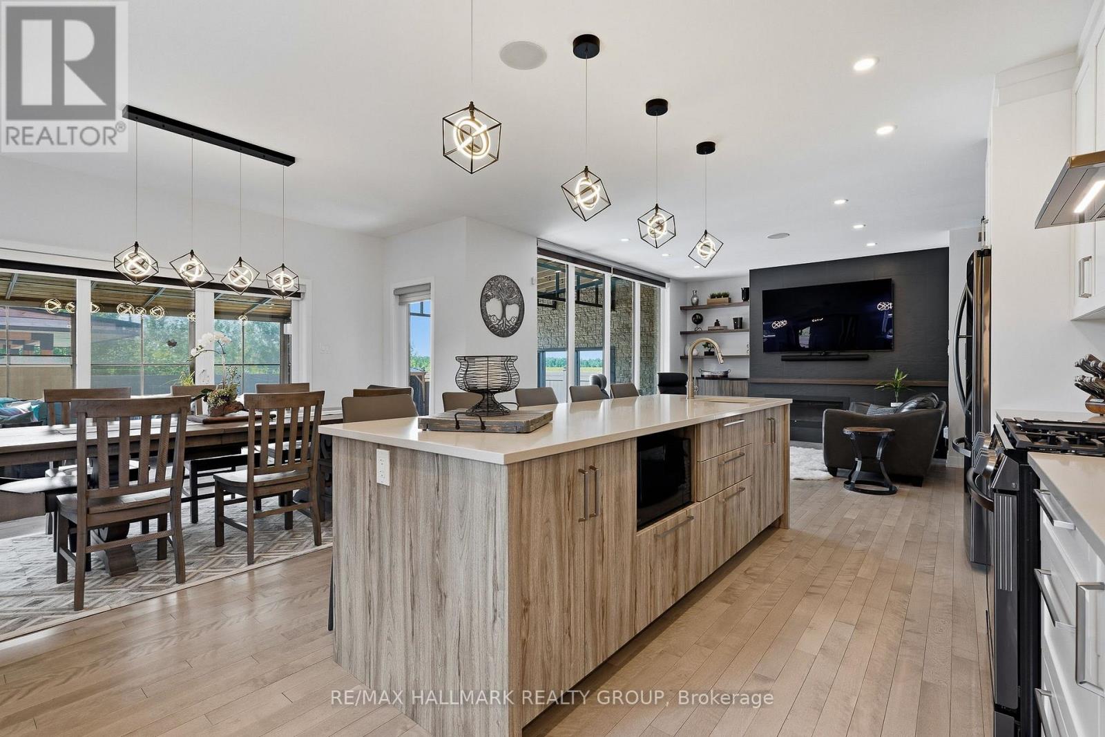 300 DORE STREET - Image 15