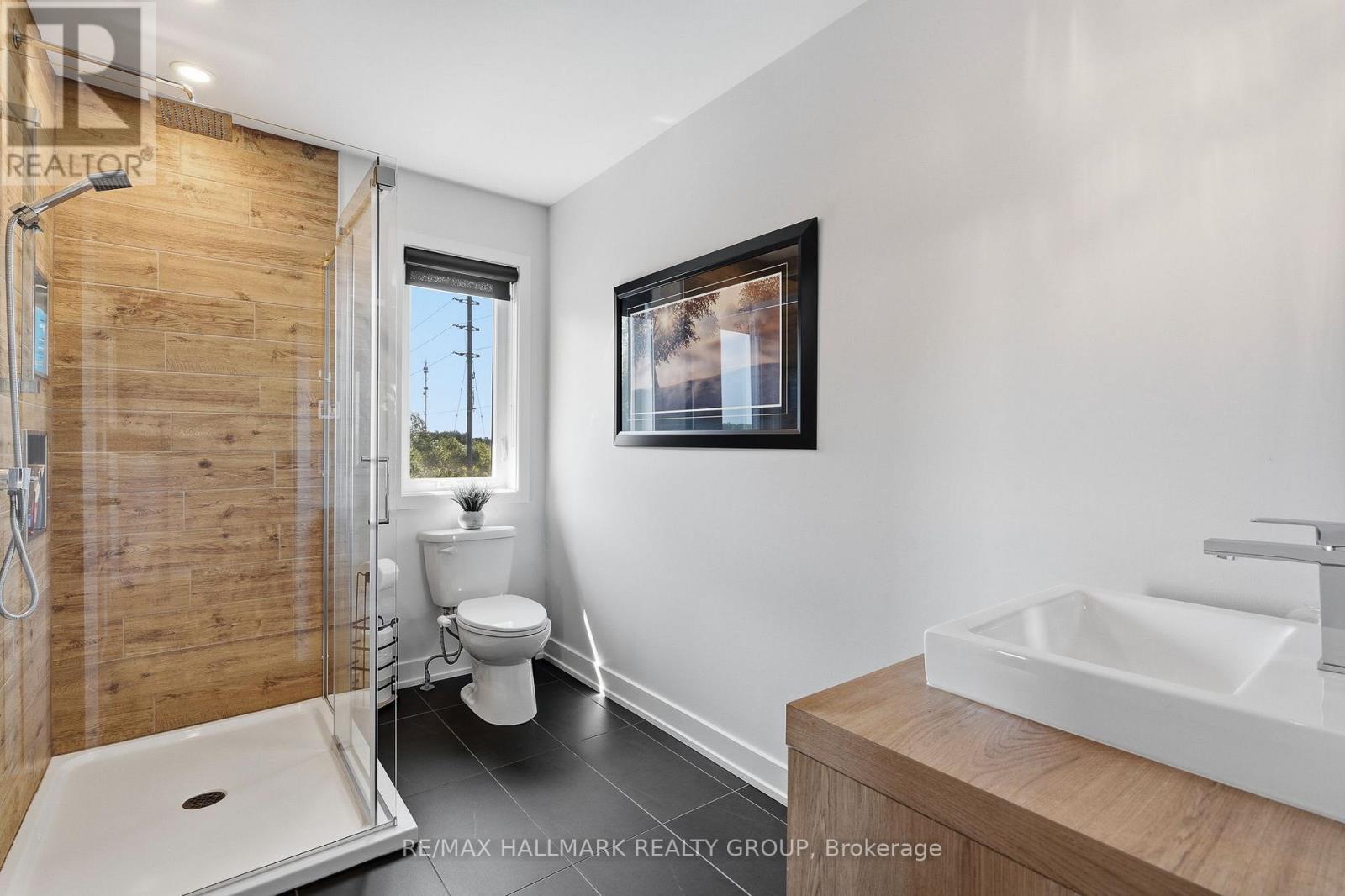 300 DORE STREET - Image 22