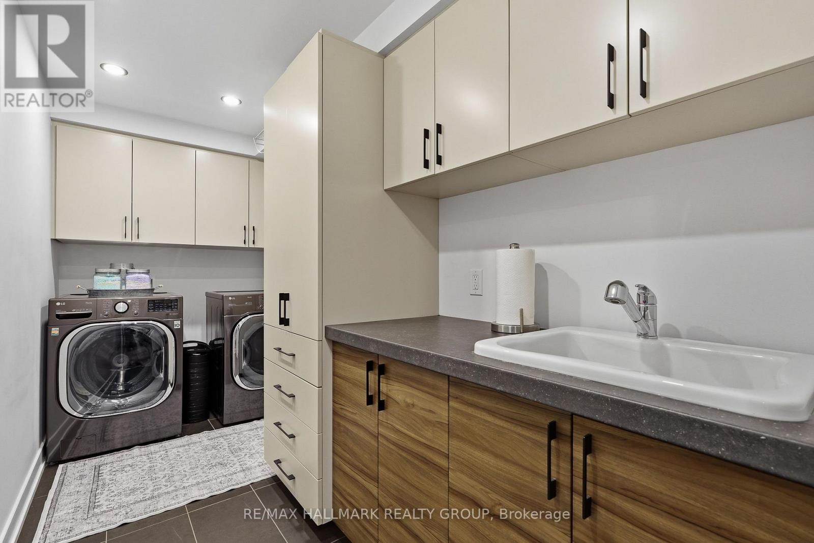 300 DORE STREET - Image 34