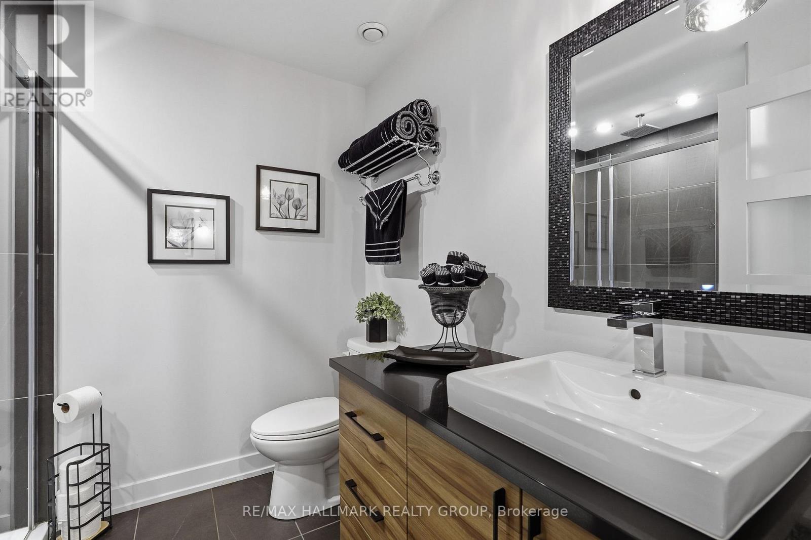 300 DORE STREET - Image 35