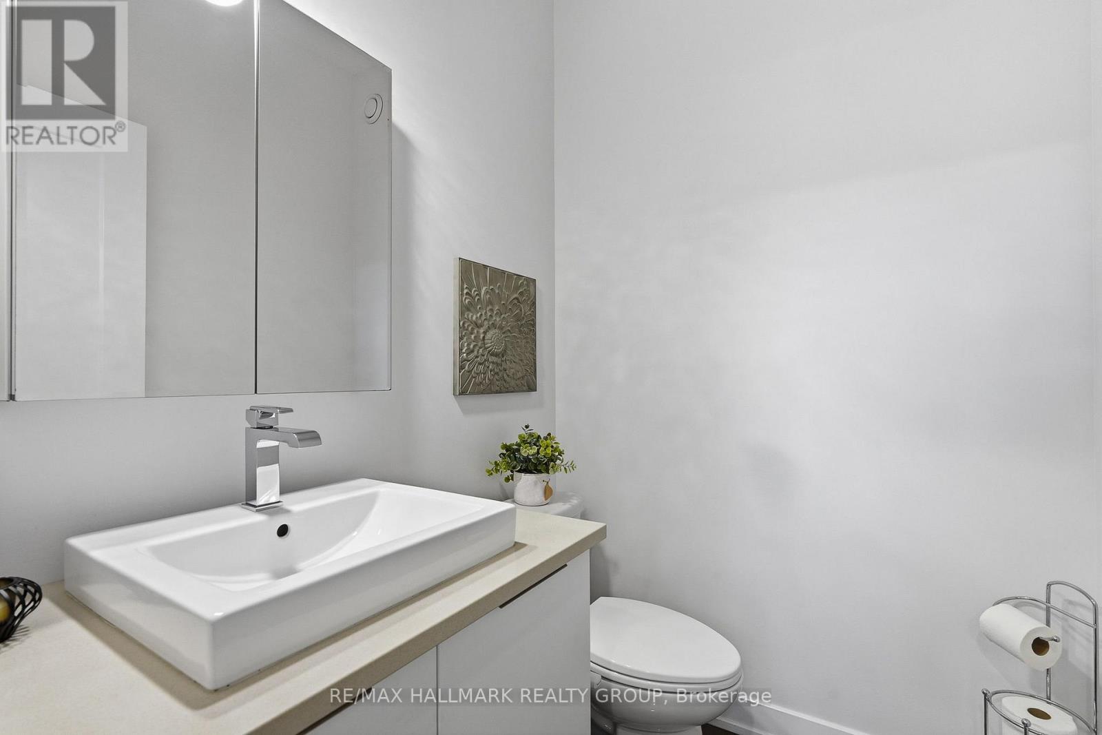 300 DORE STREET - Image 8