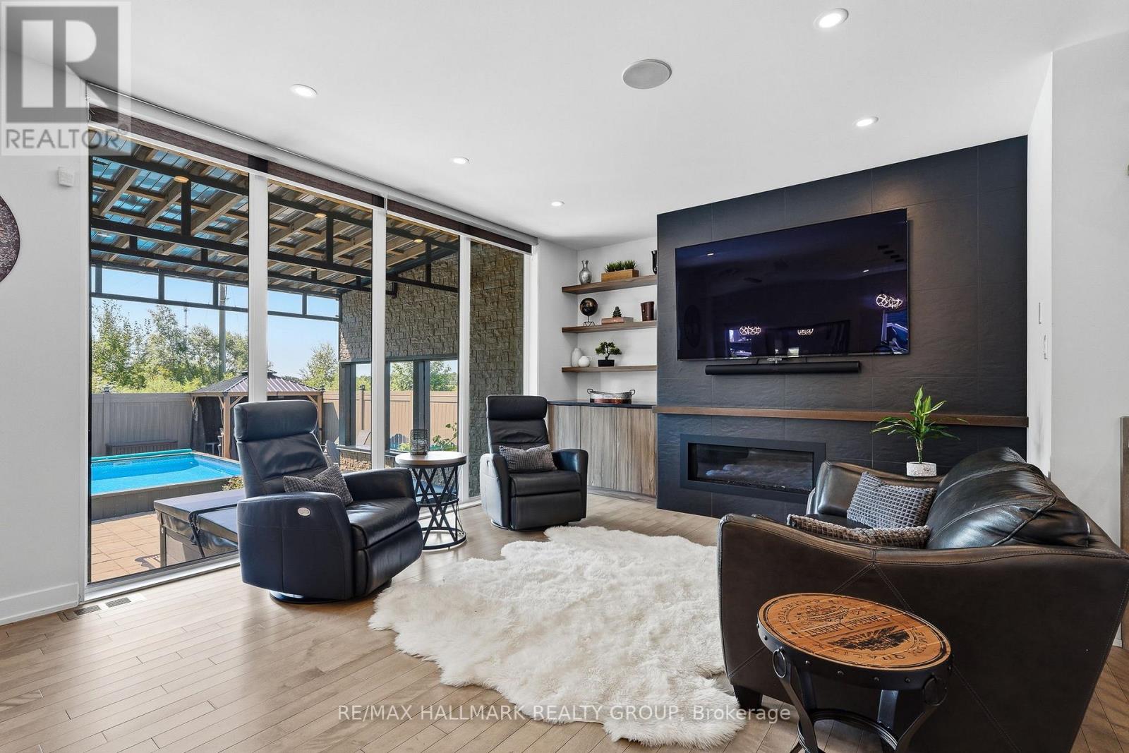 300 DORE STREET - Image 9