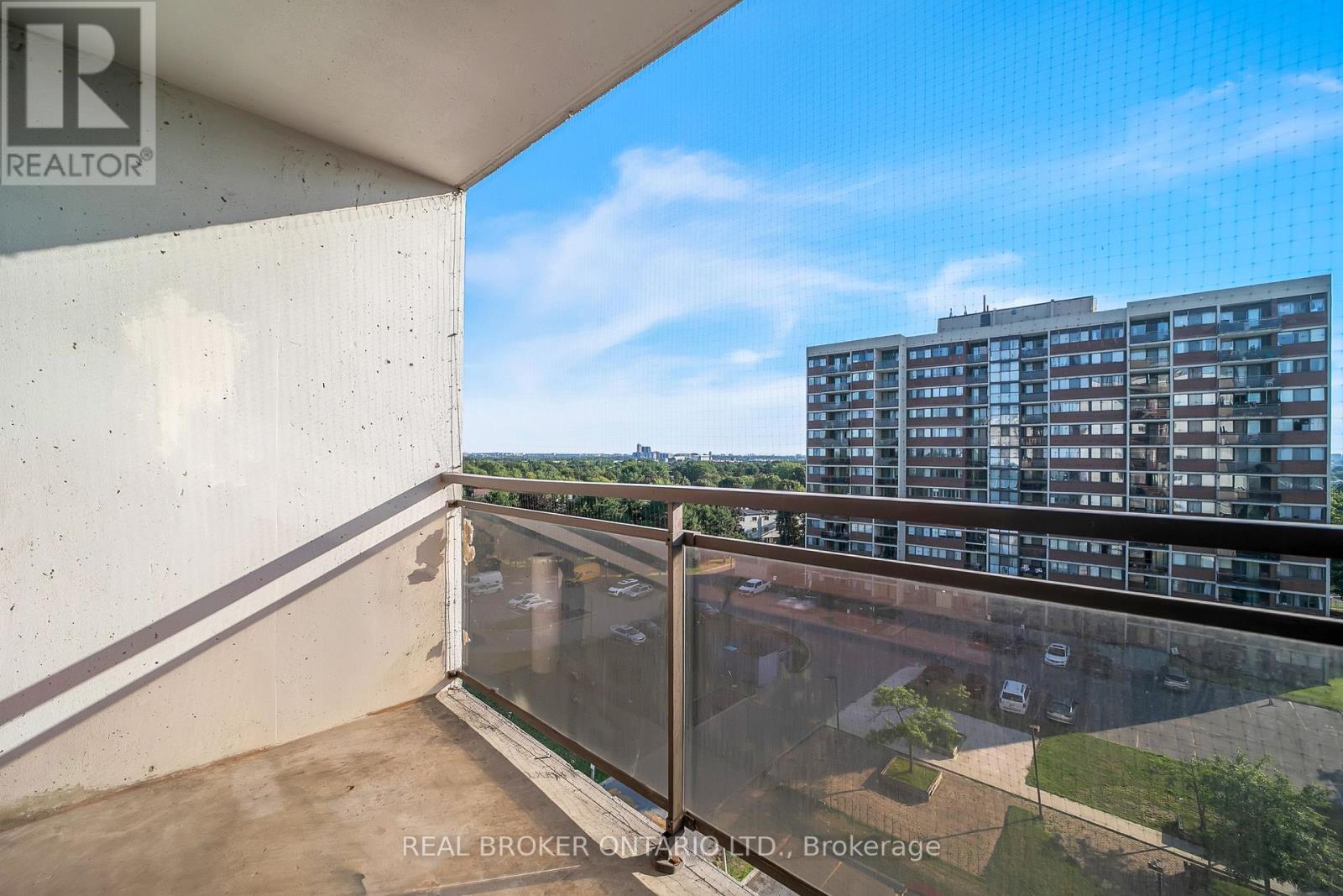 #810 10 TAPSCOTT ROAD - 17