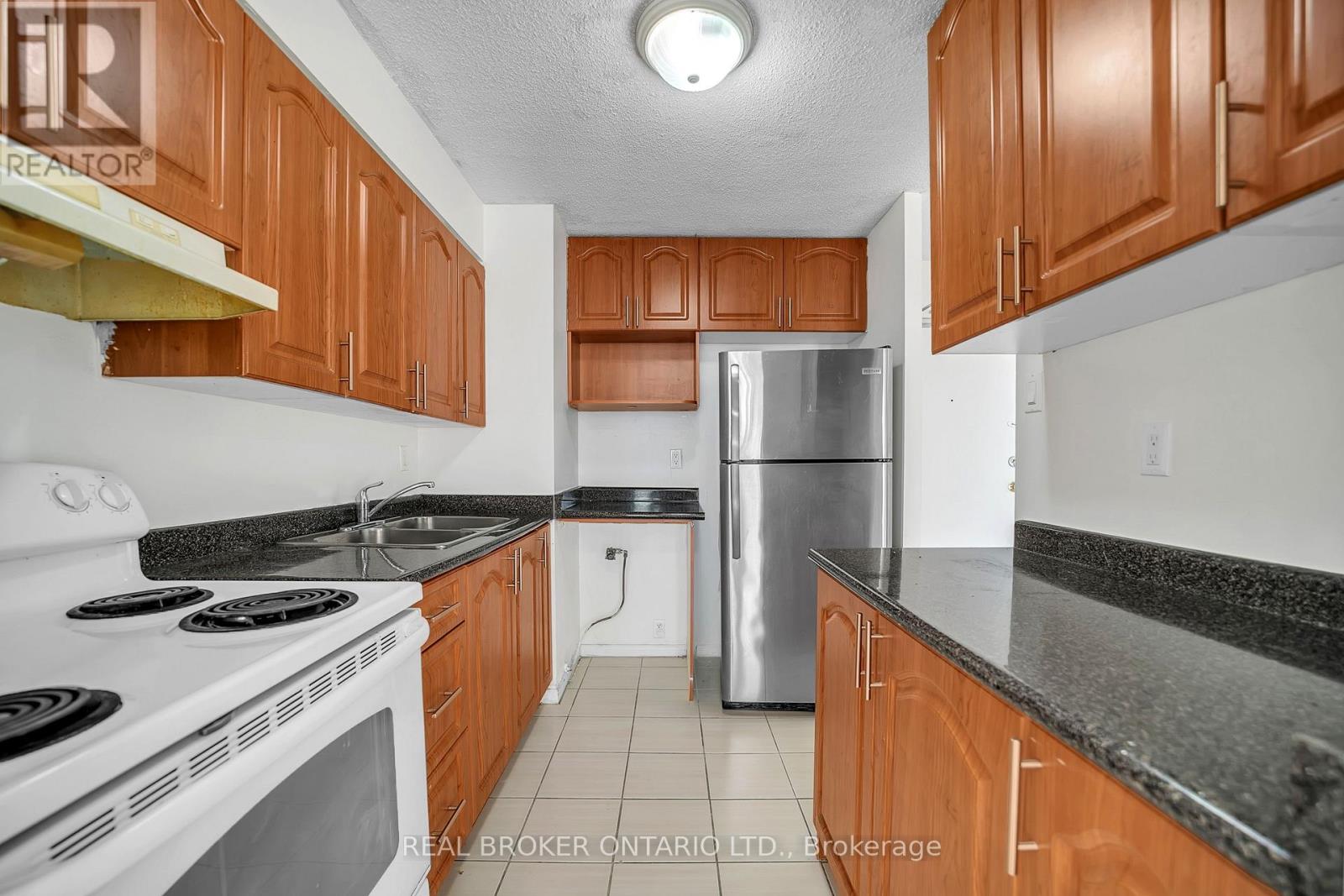 #810 10 TAPSCOTT ROAD - 7