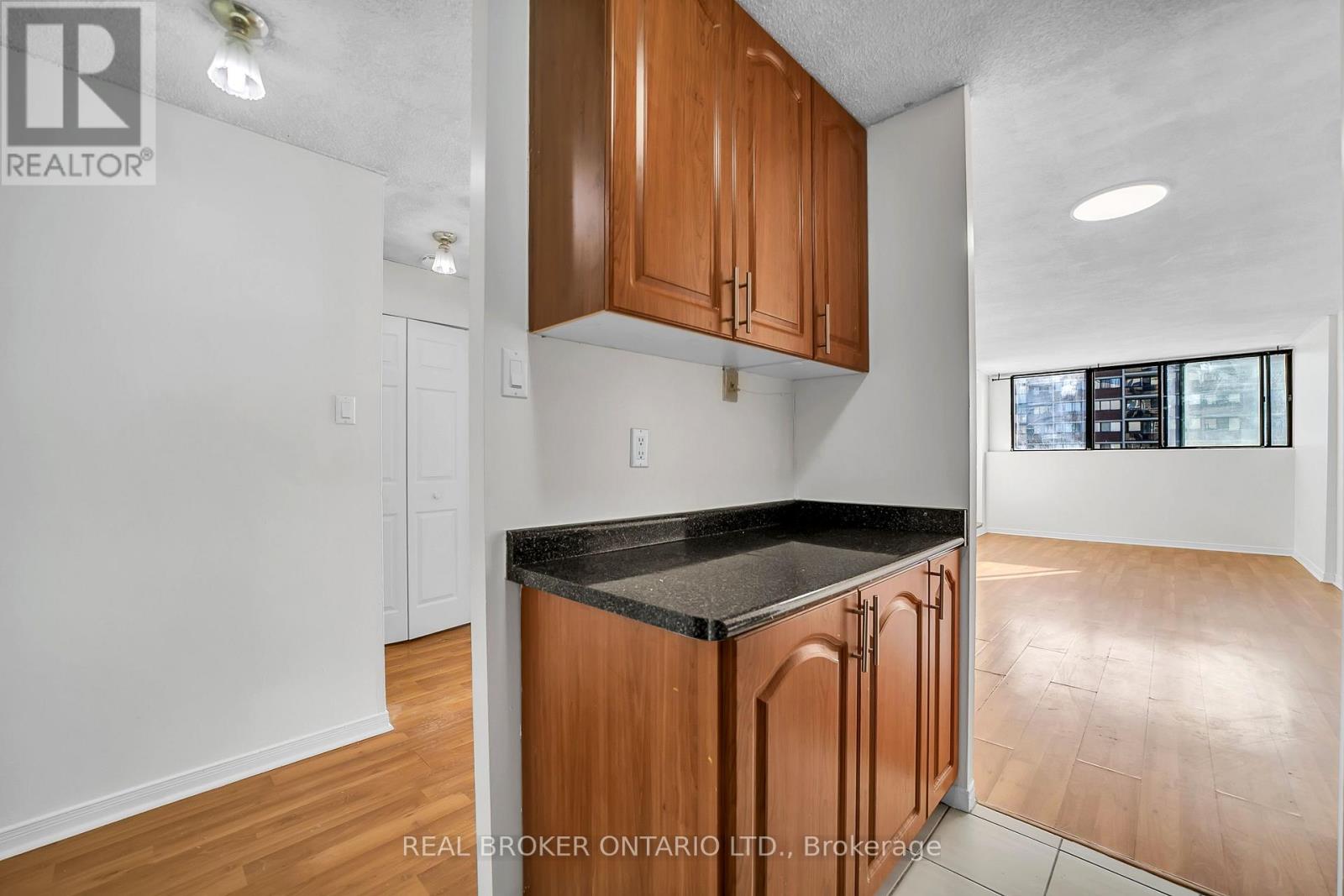 #810 10 TAPSCOTT ROAD - 9