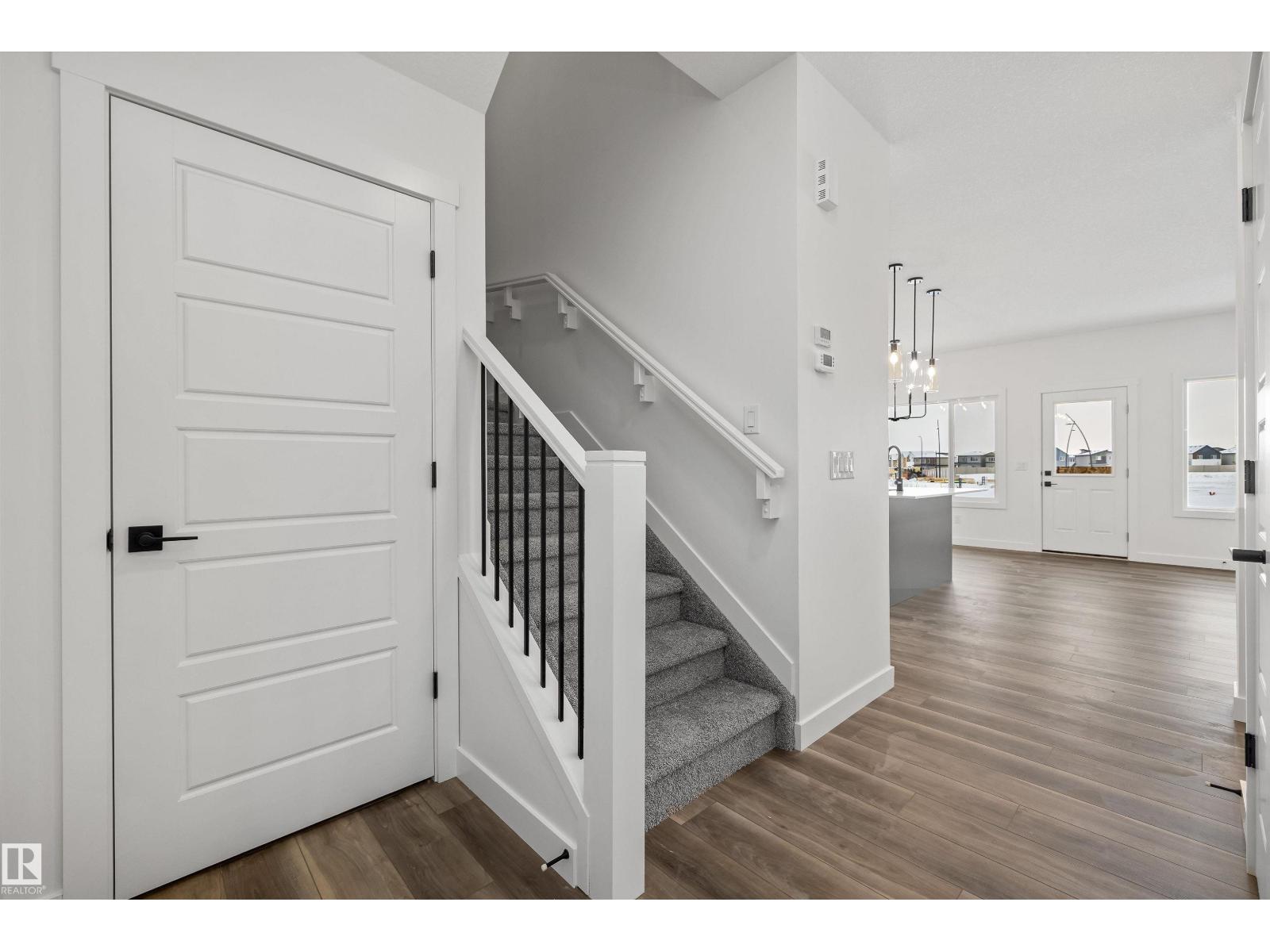 18931 28 AV NW - 3