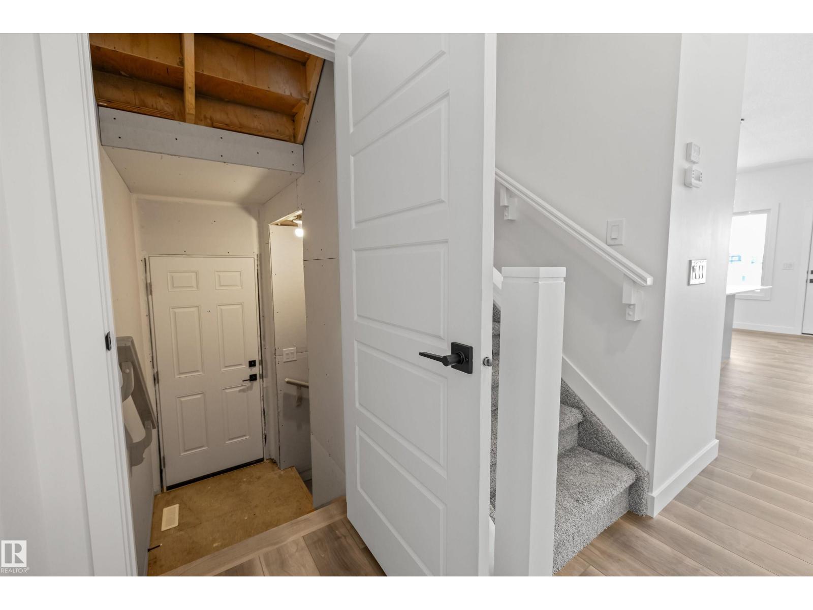 18931 28 AV NW - Image 42