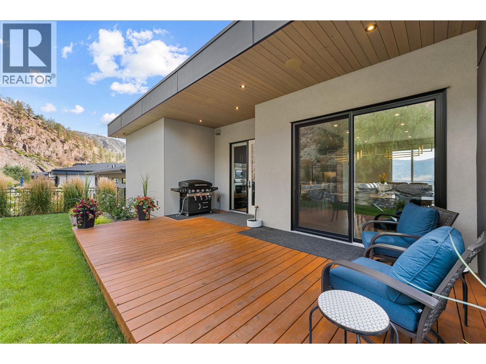 9829 Beacon Hill Crescent - 24