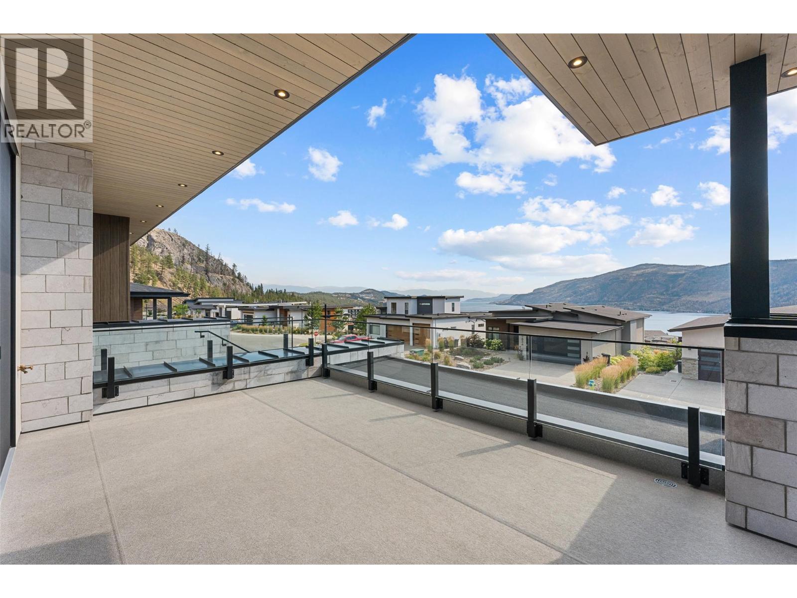 9829 Beacon Hill Crescent - 32