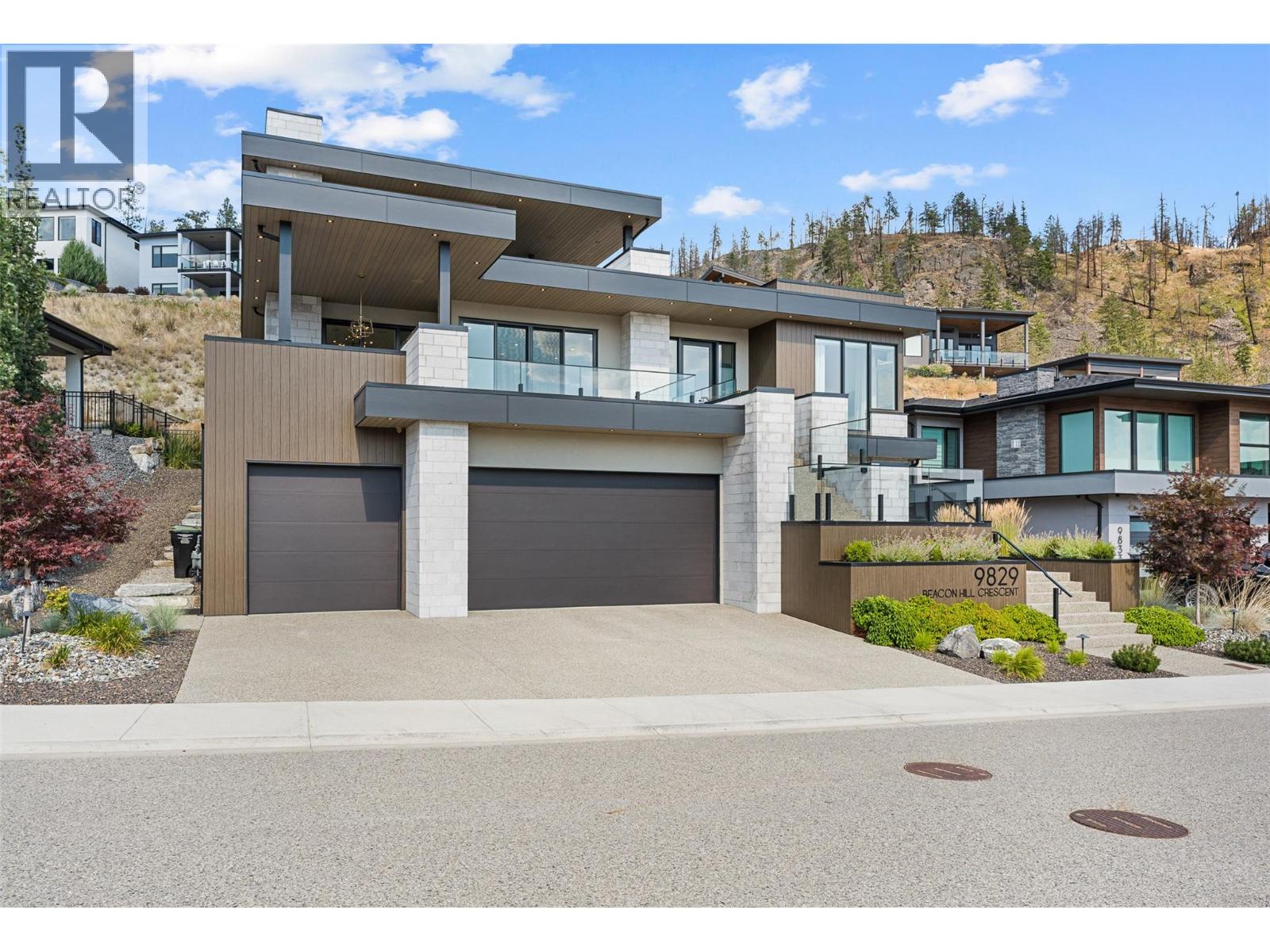 9829 Beacon Hill Crescent - 59
