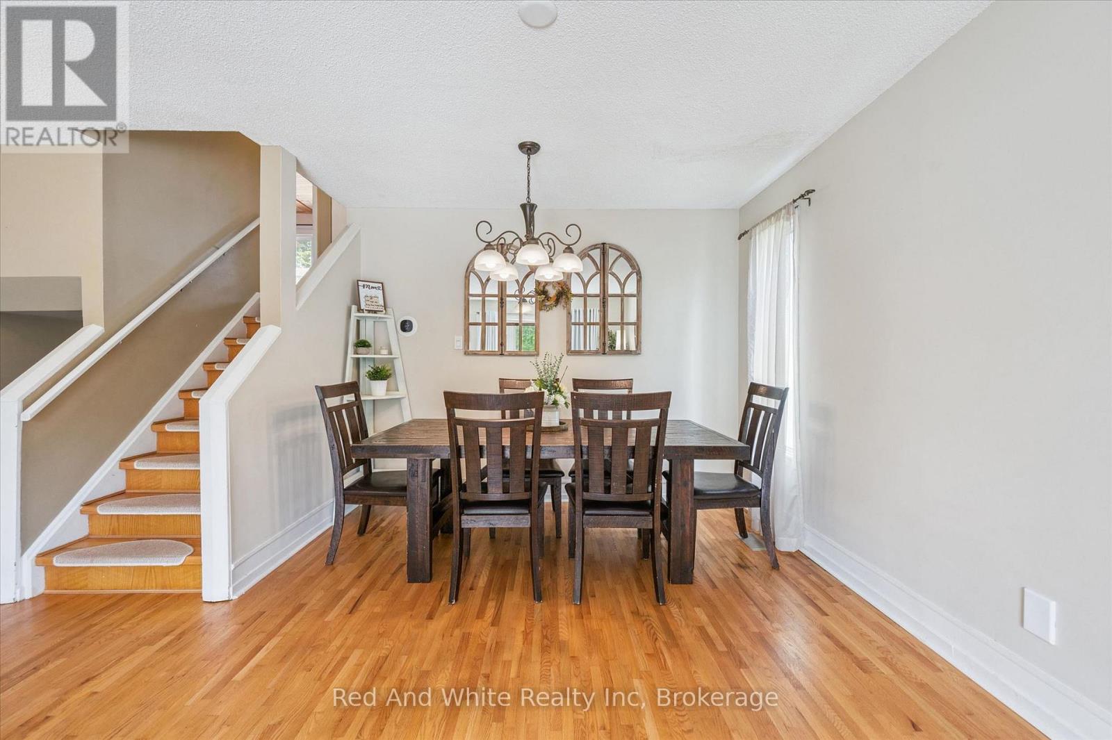 24 BYTON LANE - 7