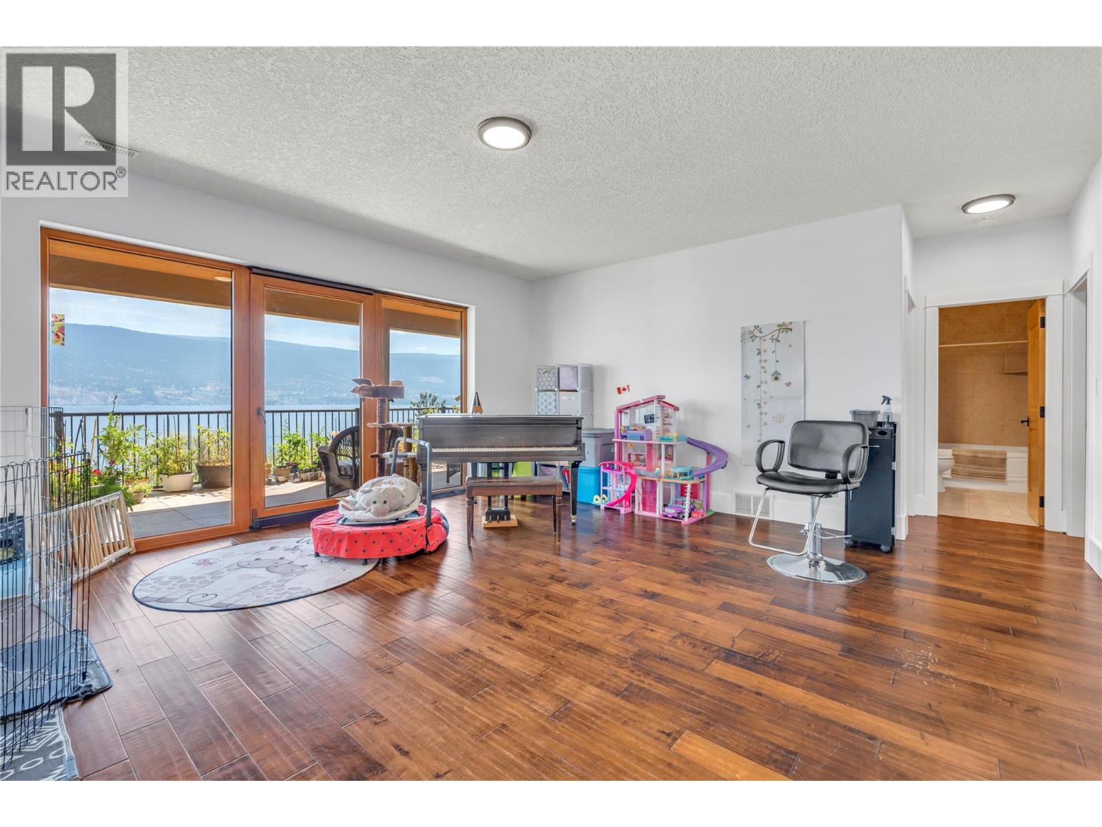 14419 Downton Avenue Unit# 205, Summerland