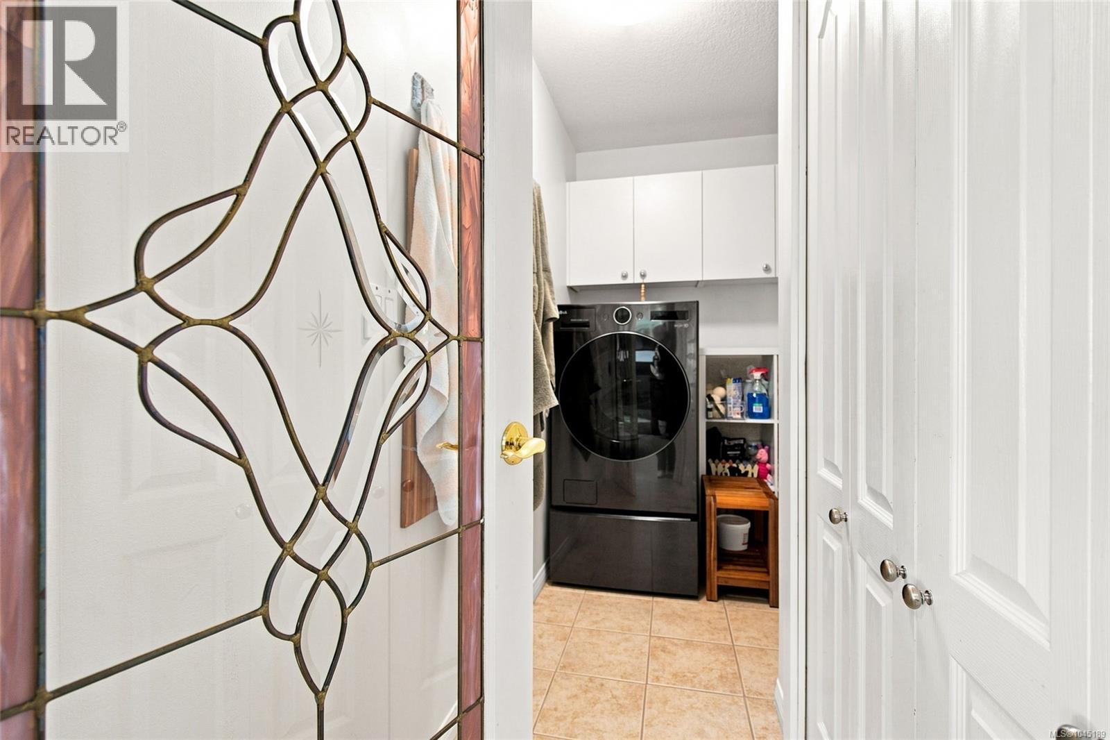 6343 Icarus Dr - Image 40