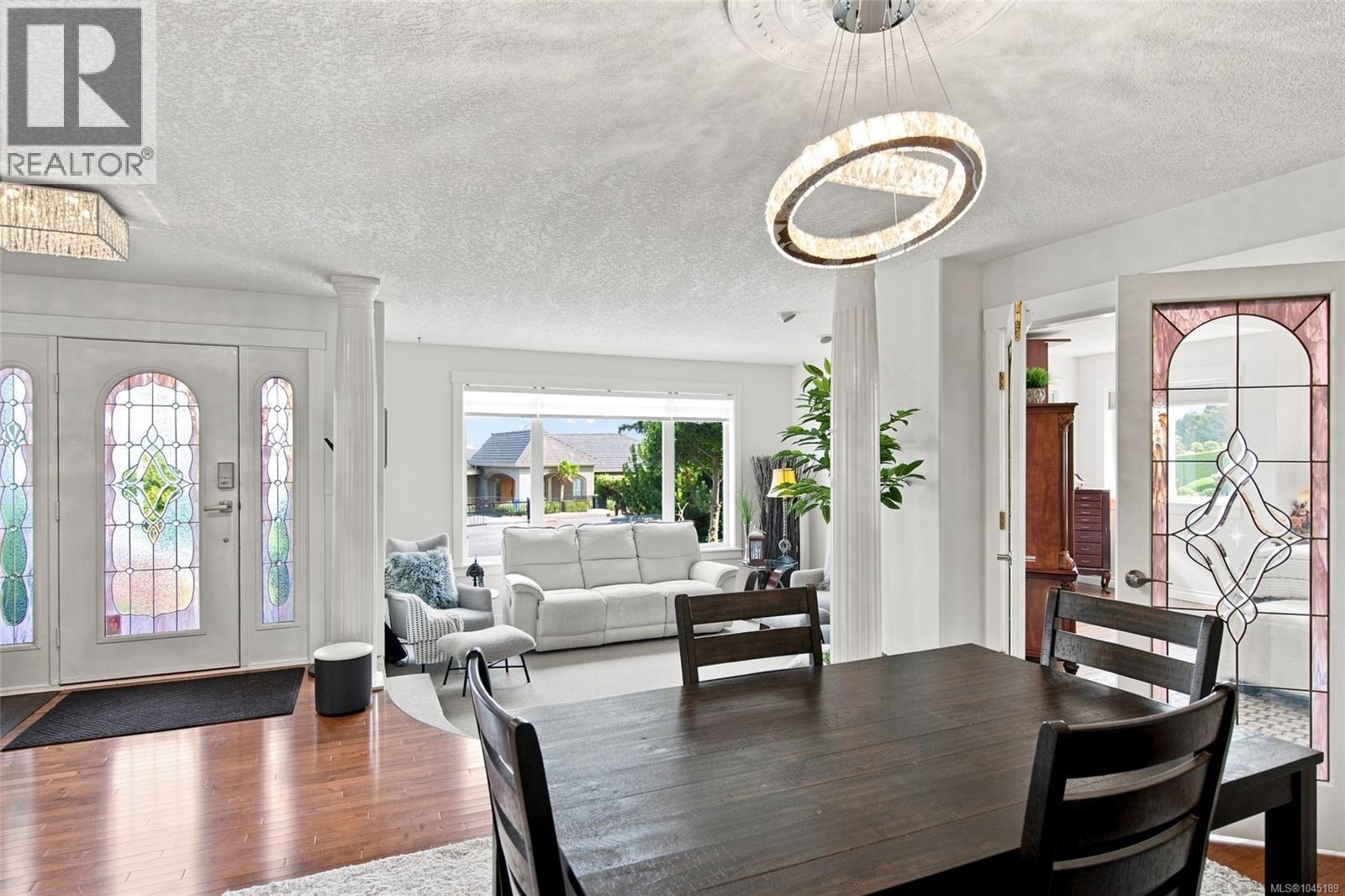 6343 Icarus Dr - 9
