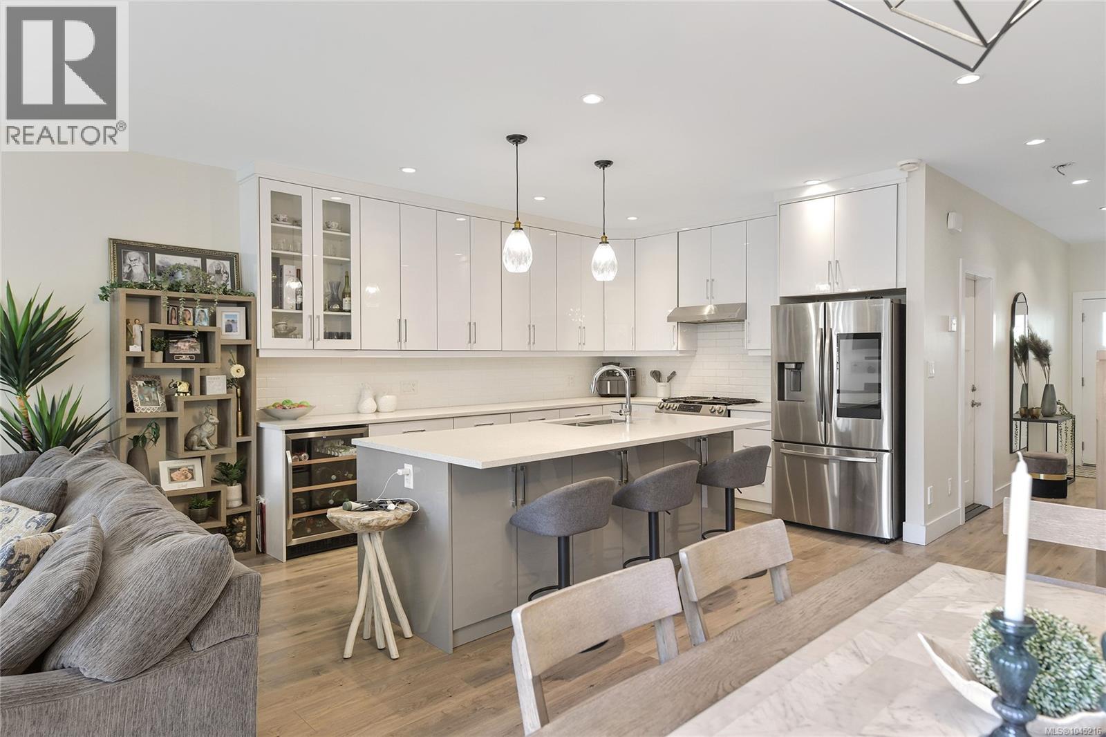 #2 4487 WILKINSON Rd - 3